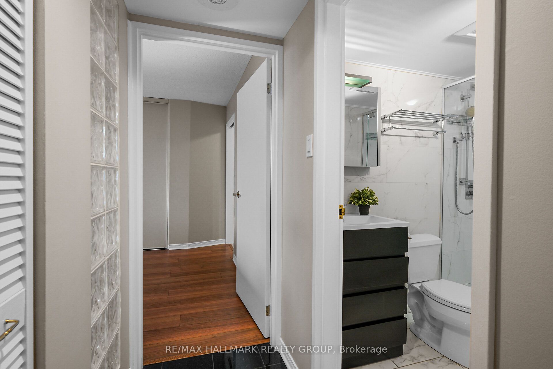160 George Street 1404 Property Photo 37