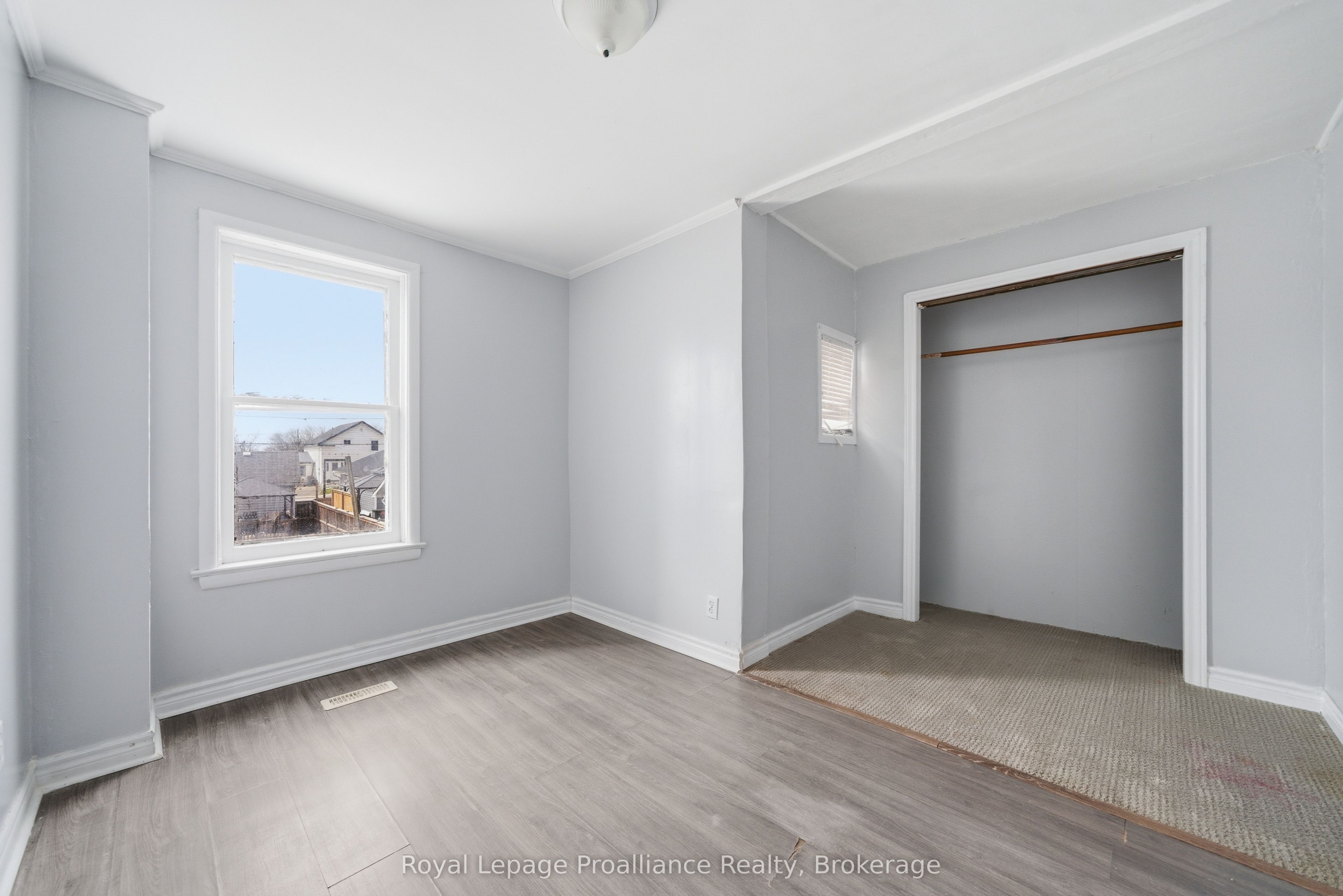 199 Dundas Street E Property Photo 15