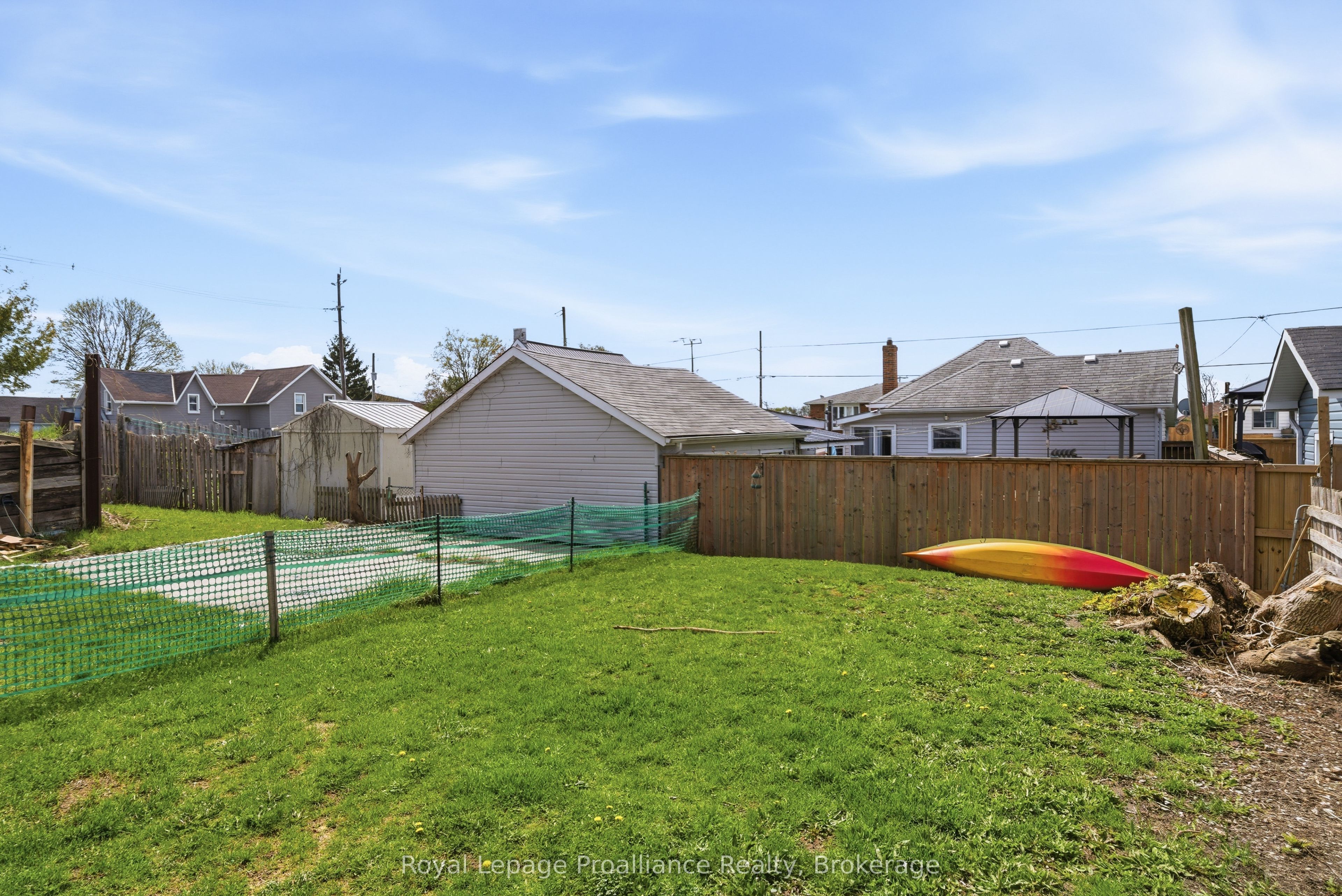 199 Dundas Street E Property Photo 33