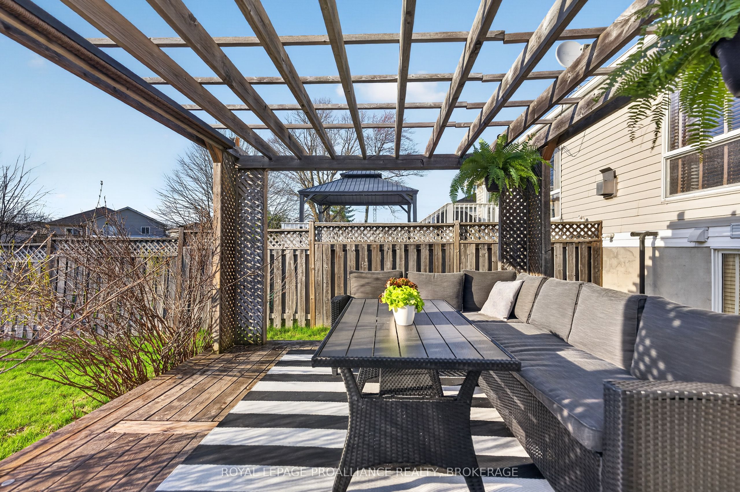 1402 Thornwood Crescent Property Photo 45
