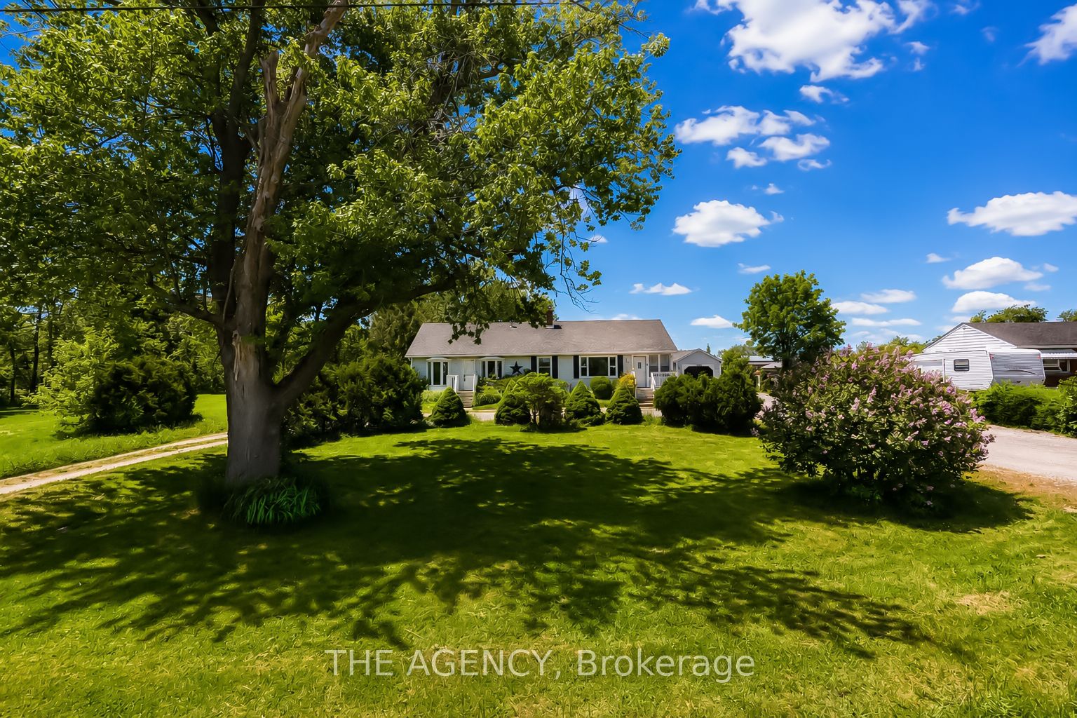2696 Highway 6 Property Photo 2