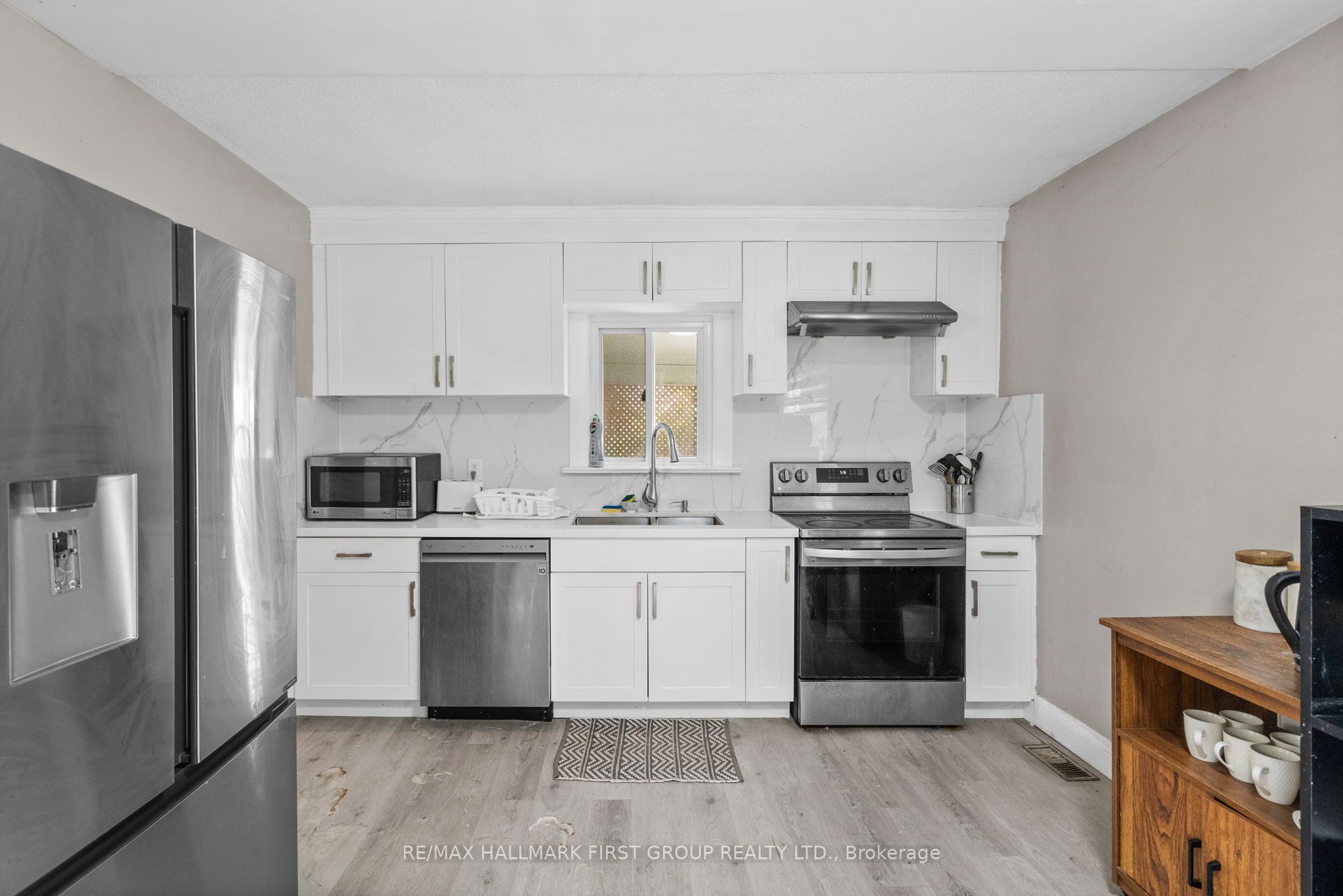 177 Niagara Boulevard Property Photo 9