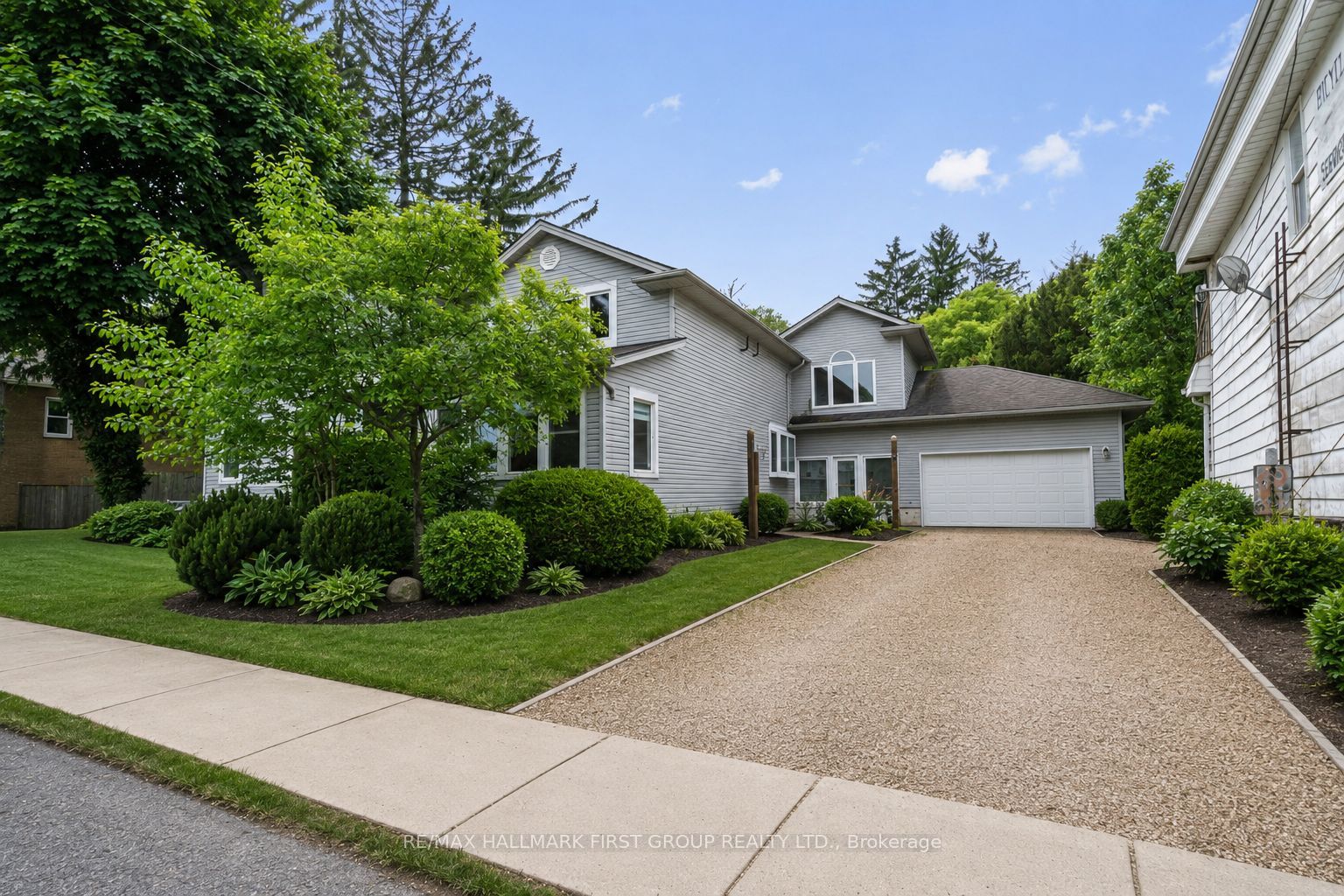177 Niagara Boulevard Property Photo 1
