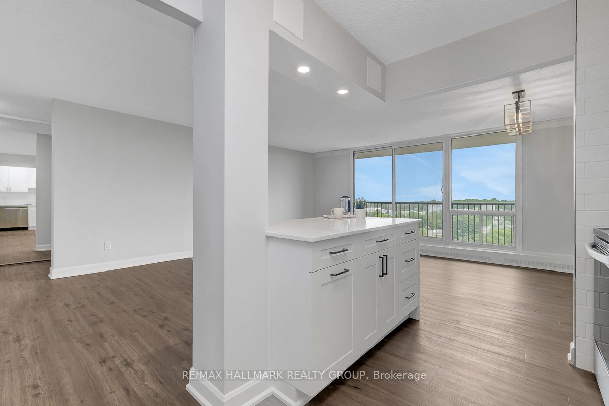 665 Bathgate Drive 1007 Property Photo 29