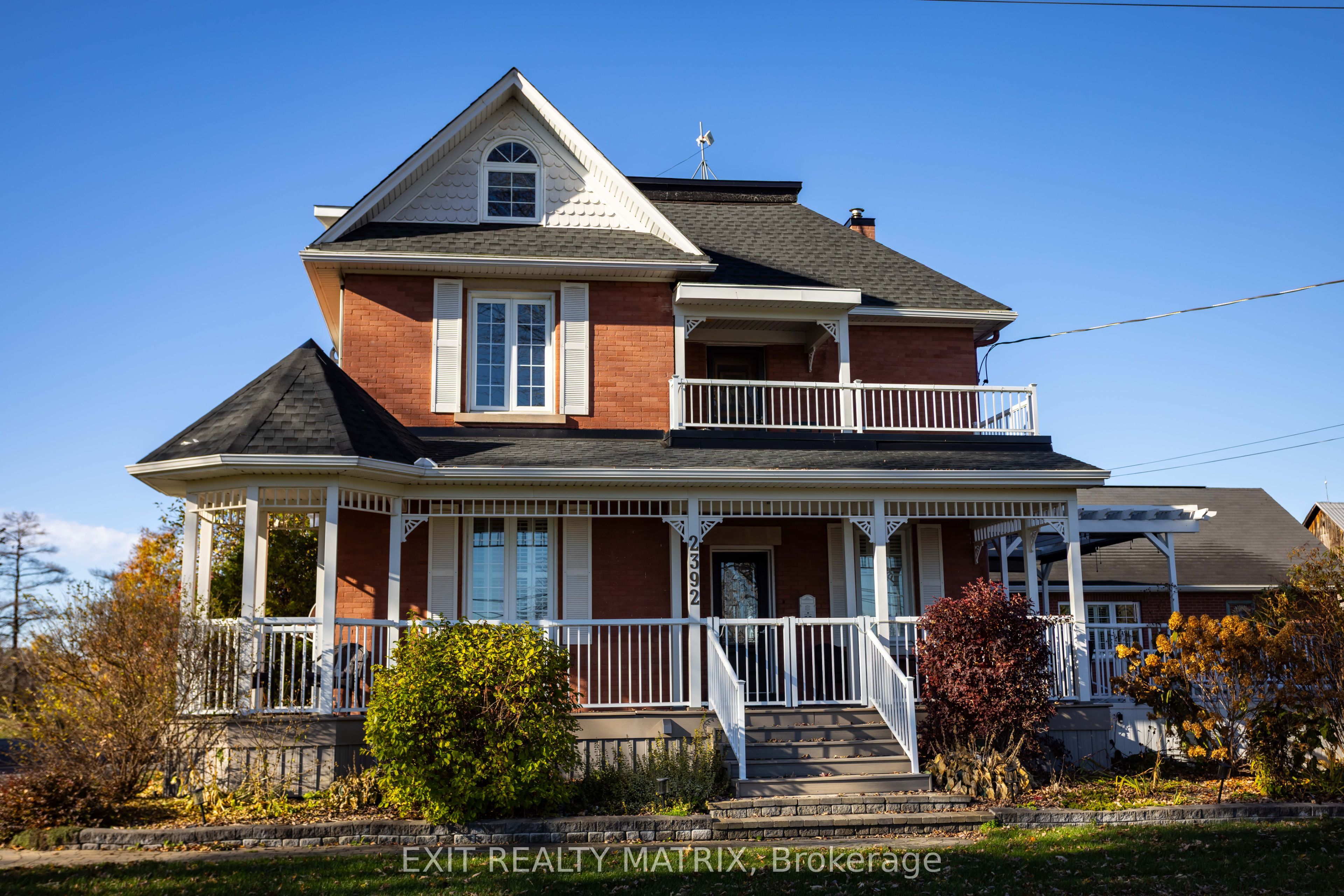 2392 8th Line Road Property Photo 1