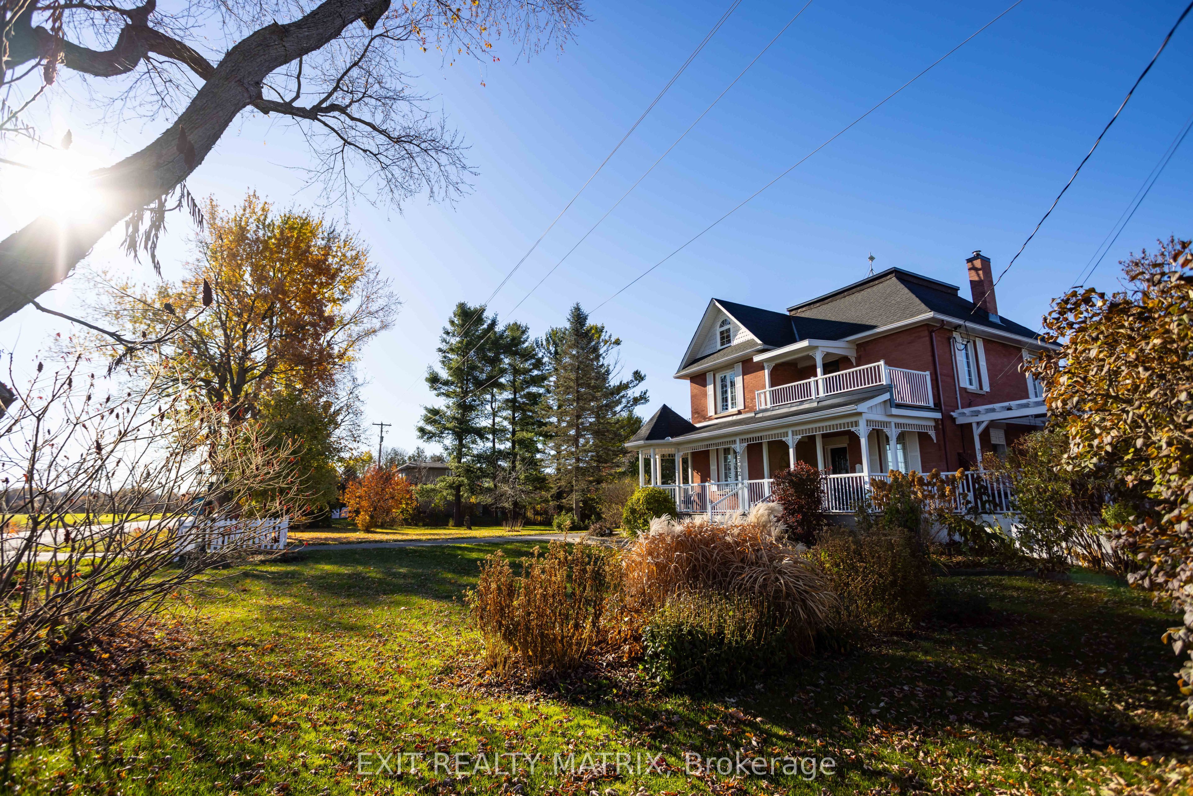 2392 8th Line Road Property Photo 3