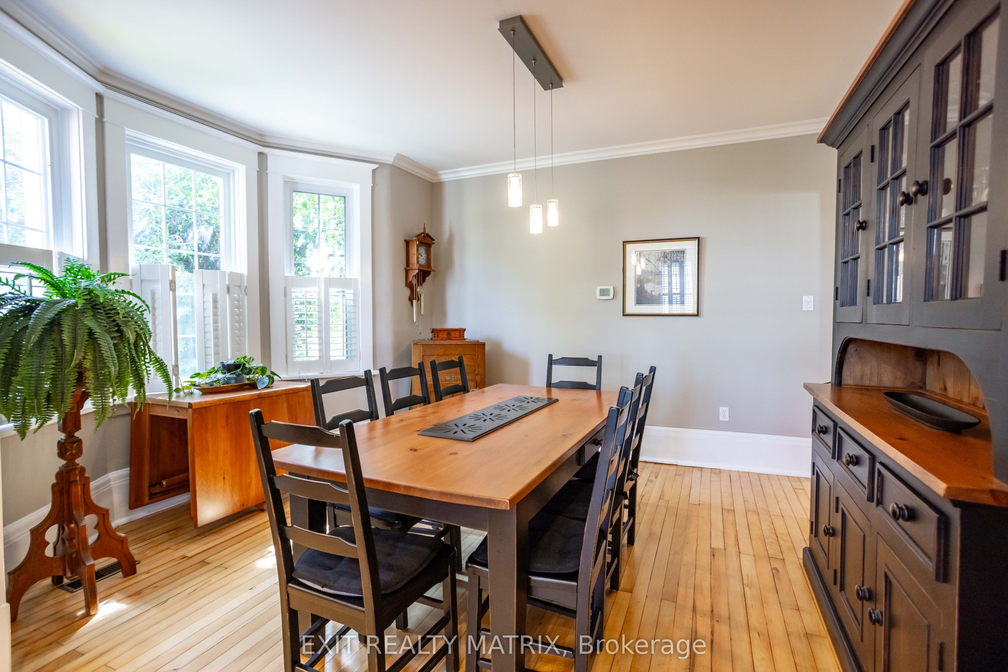 2392 8th Line Road Property Photo 12