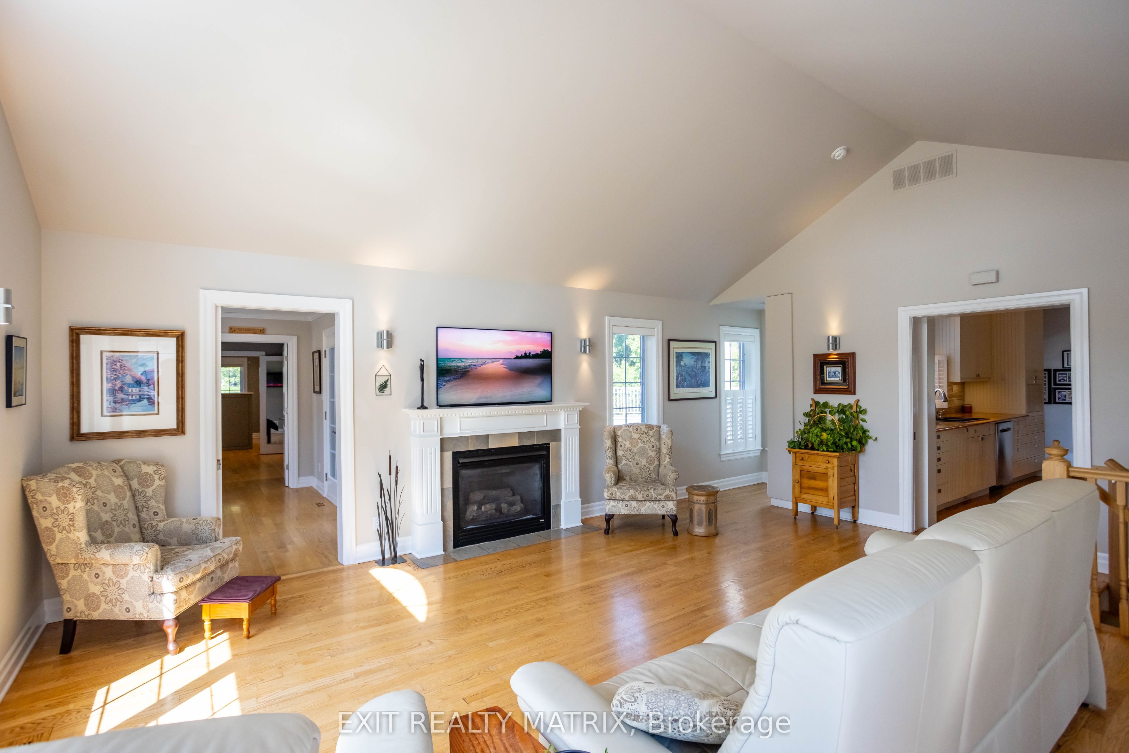 2392 8th Line Road Property Photo 16