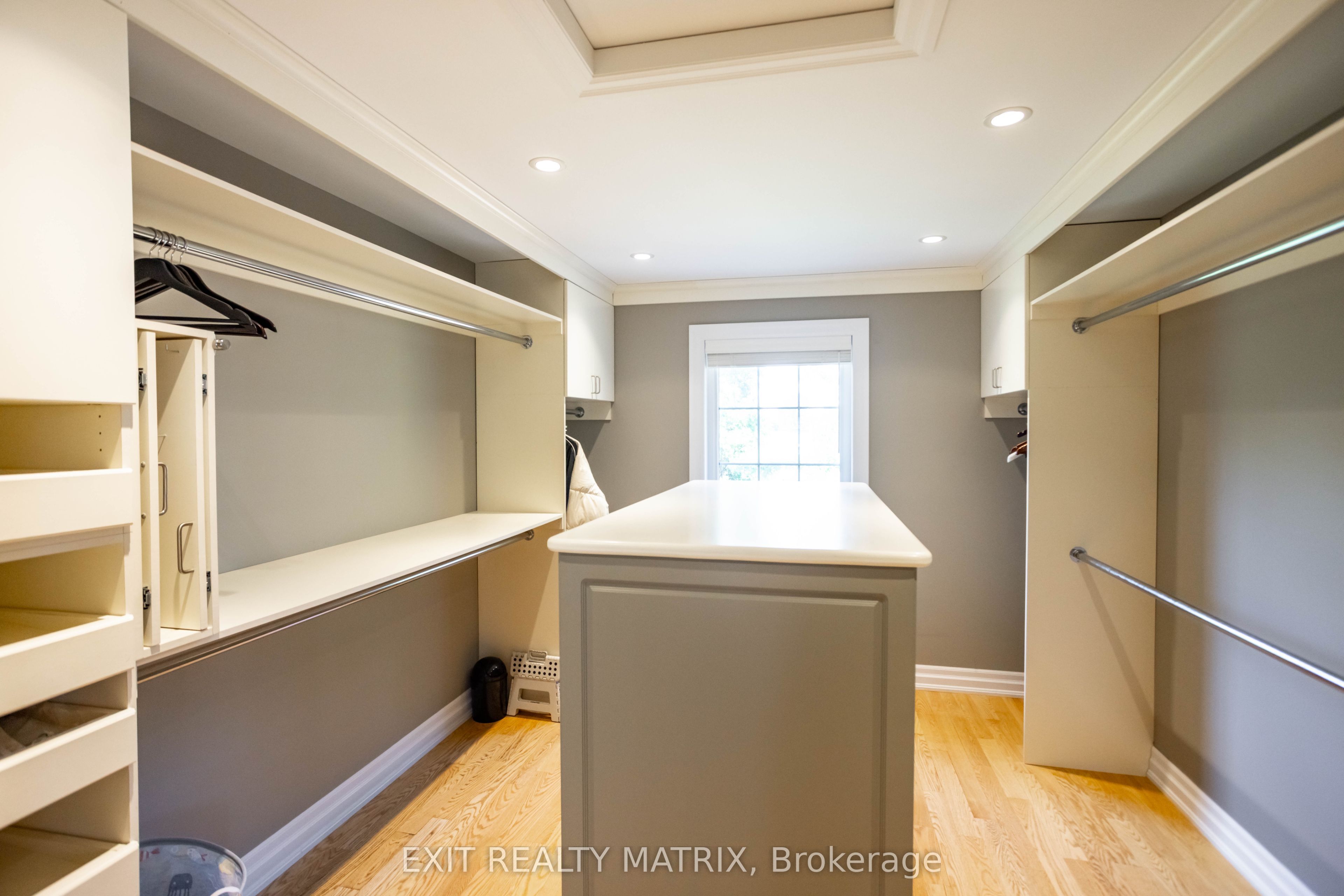 2392 8th Line Road Property Photo 22
