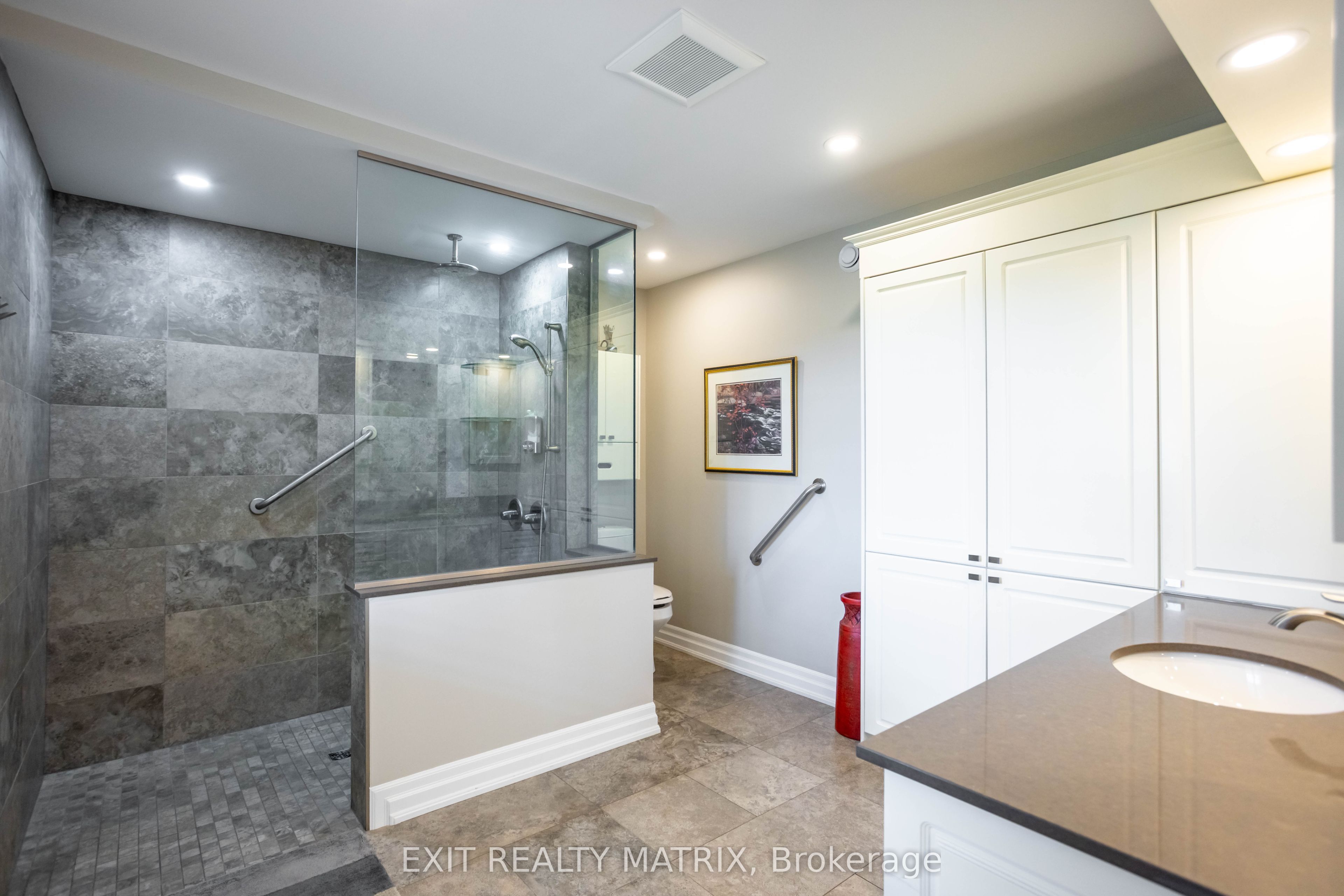 2392 8th Line Road Property Photo 23