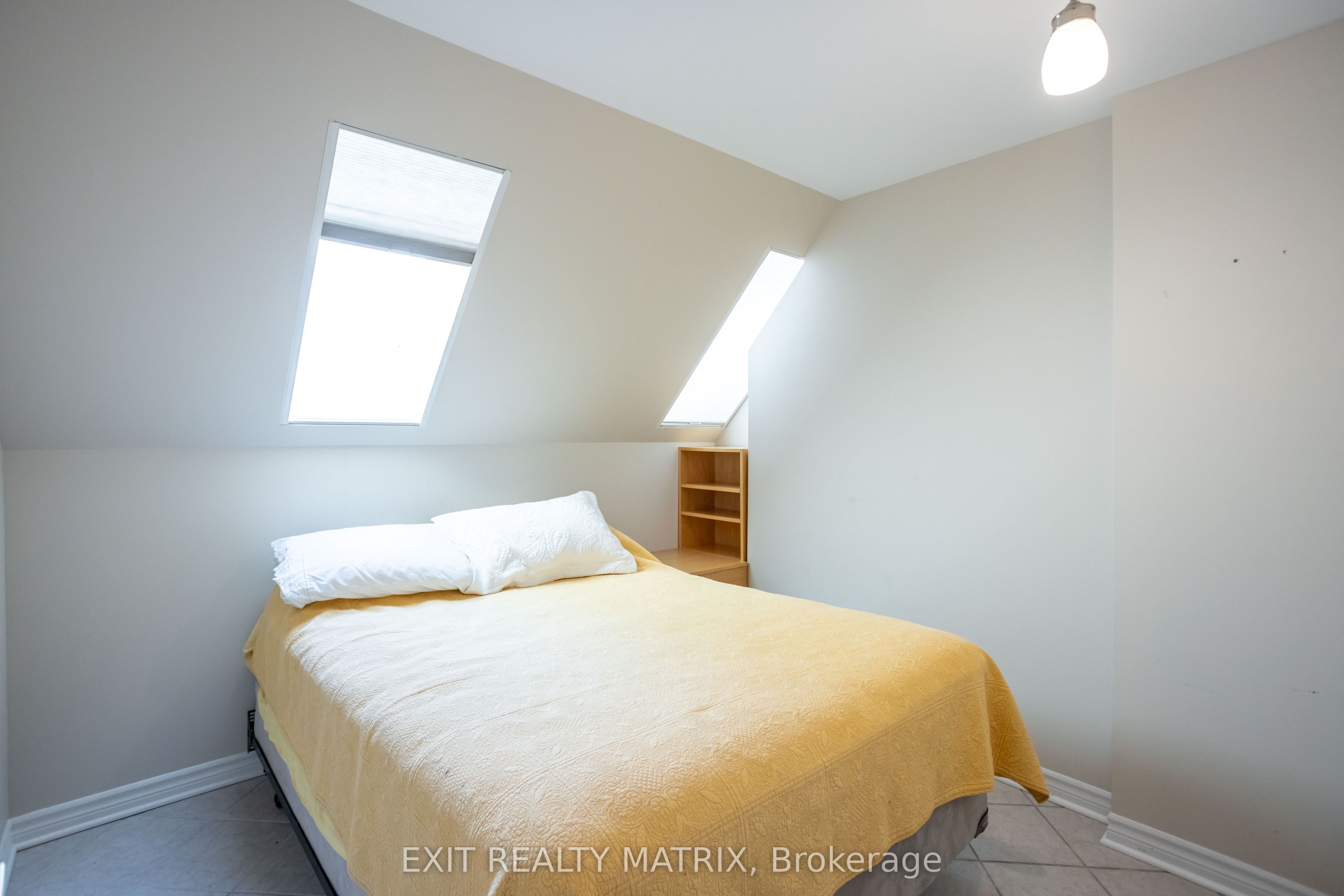 2392 8th Line Road Property Photo 41