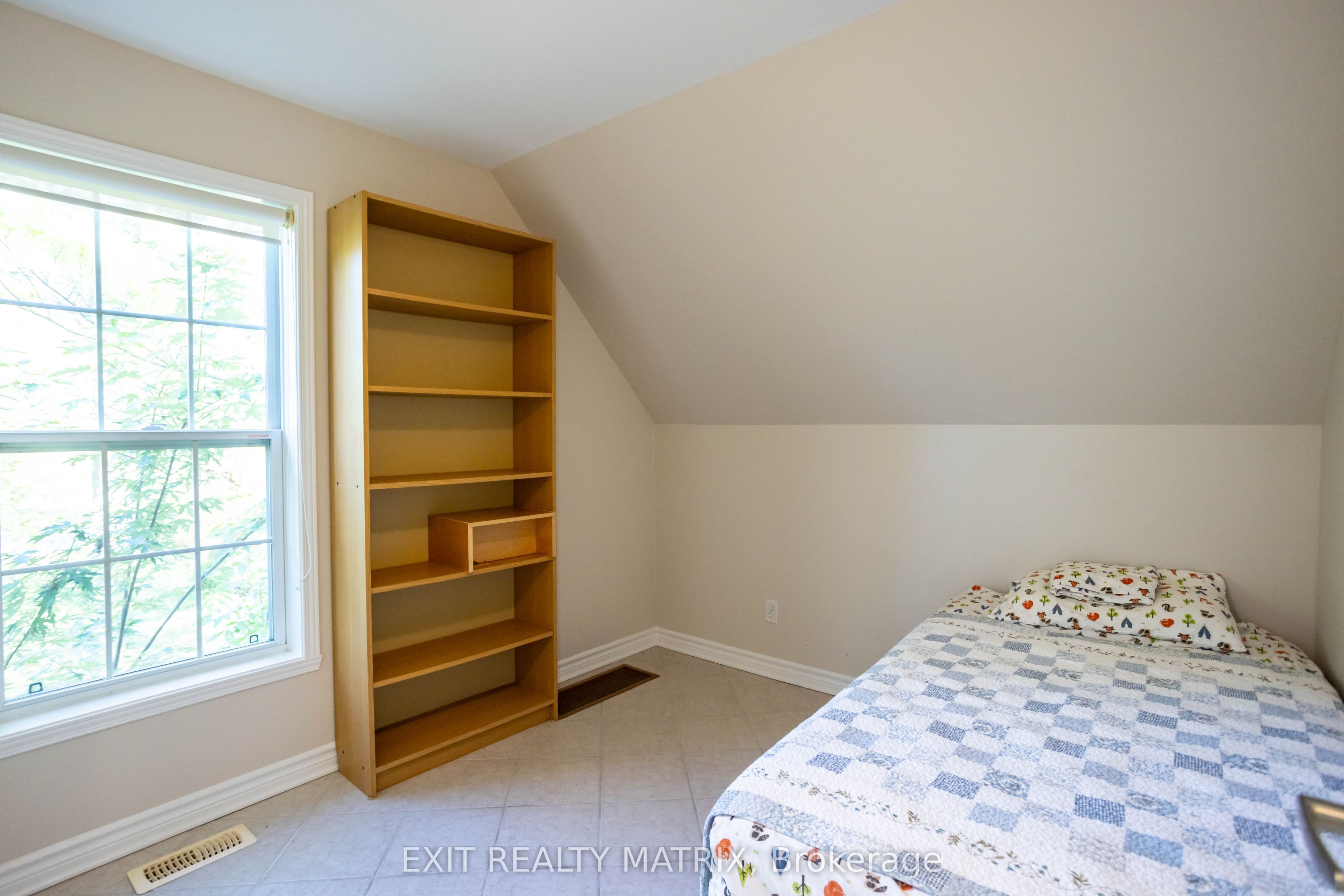 2392 8th Line Road Property Photo 42