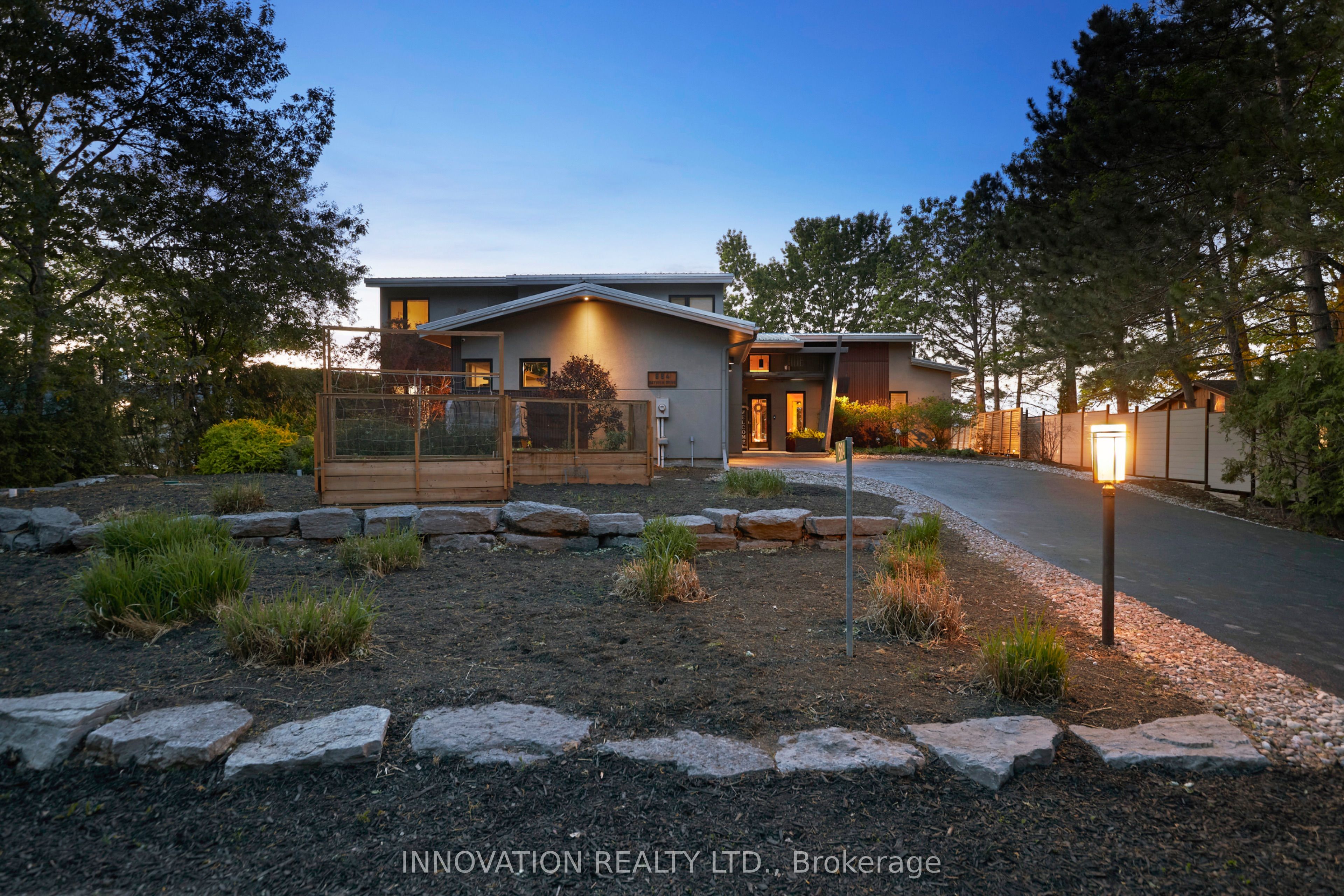 684 Bayview Drive Property Photo 4