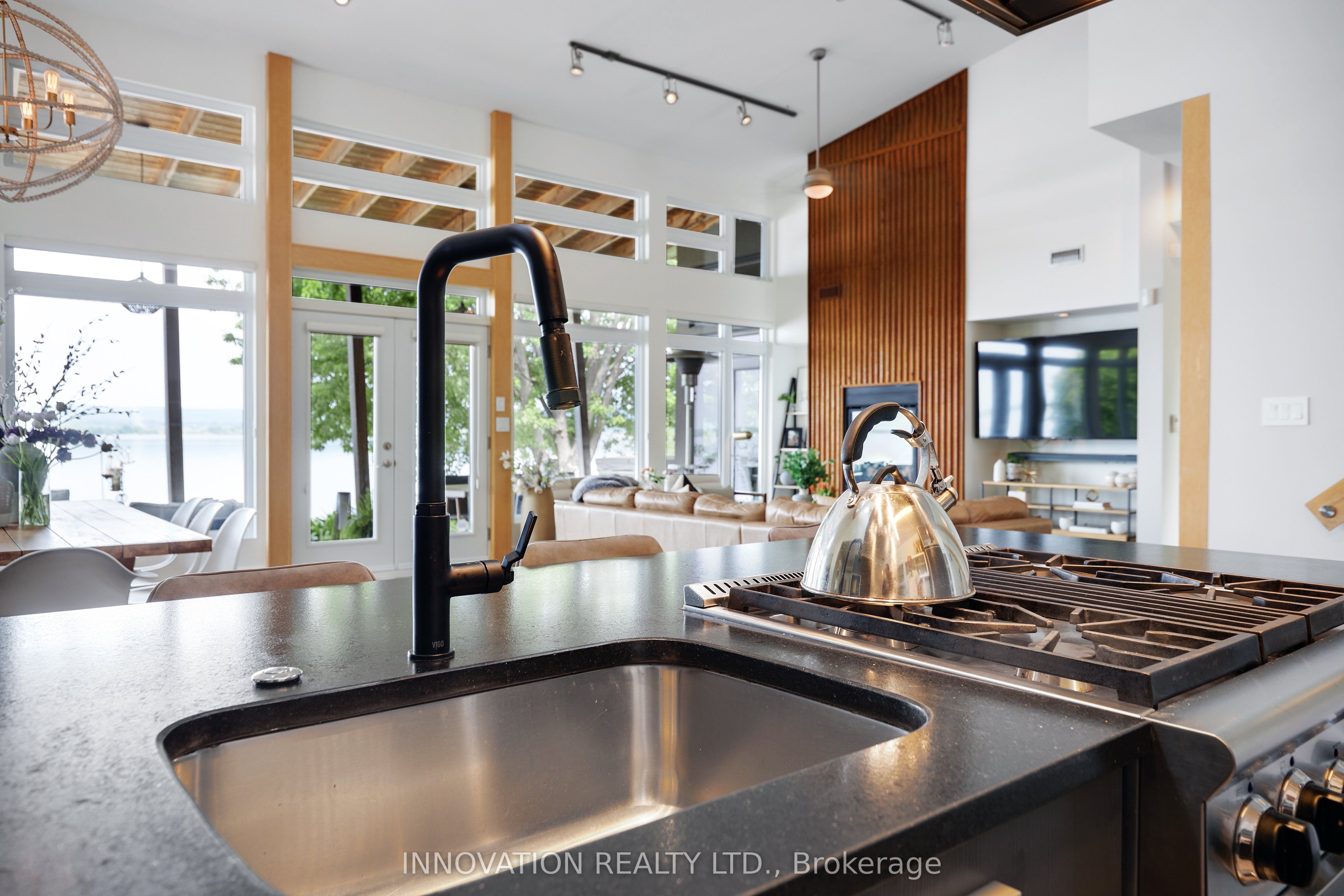 684 Bayview Drive Property Photo 15