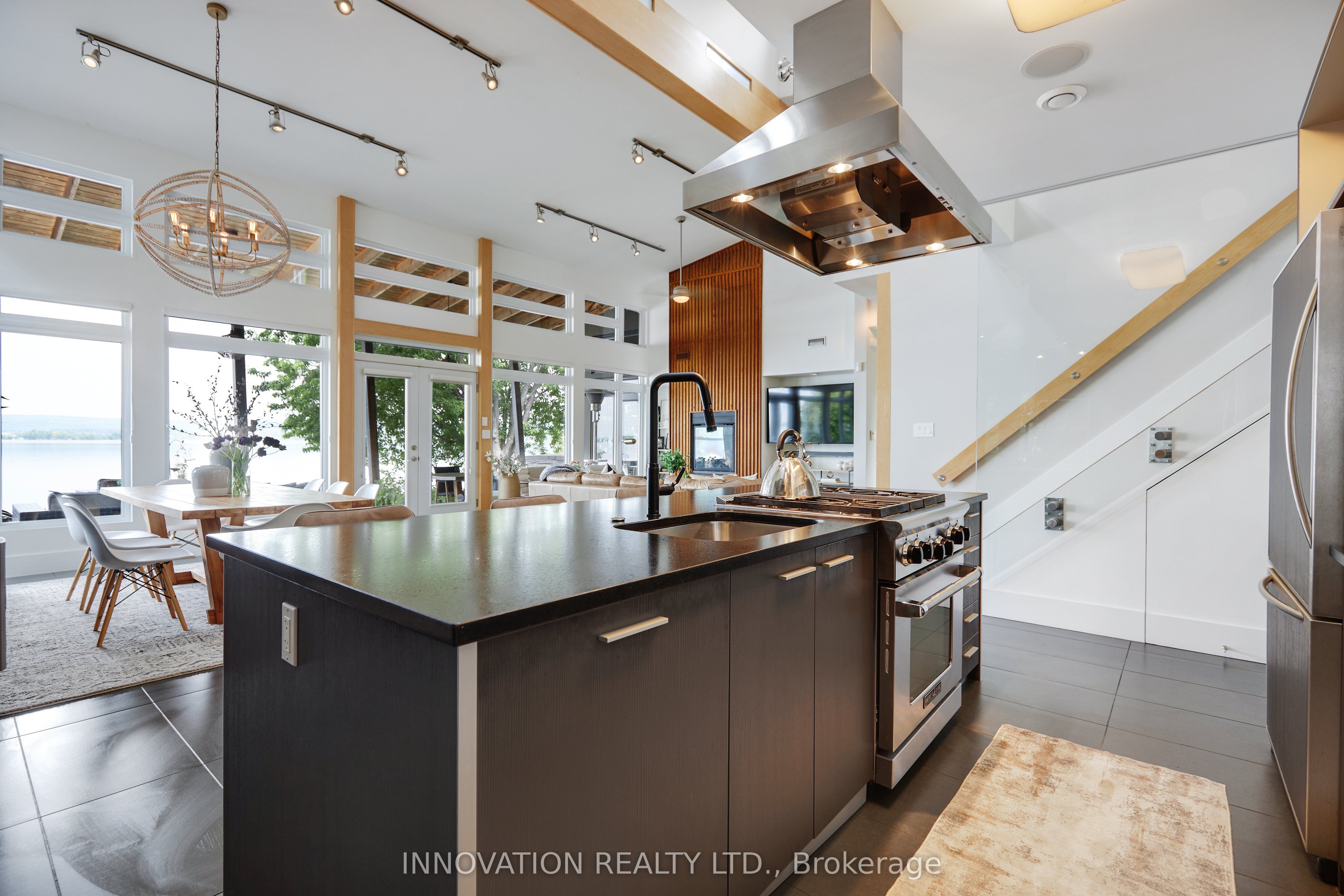 684 Bayview Drive Property Photo 16
