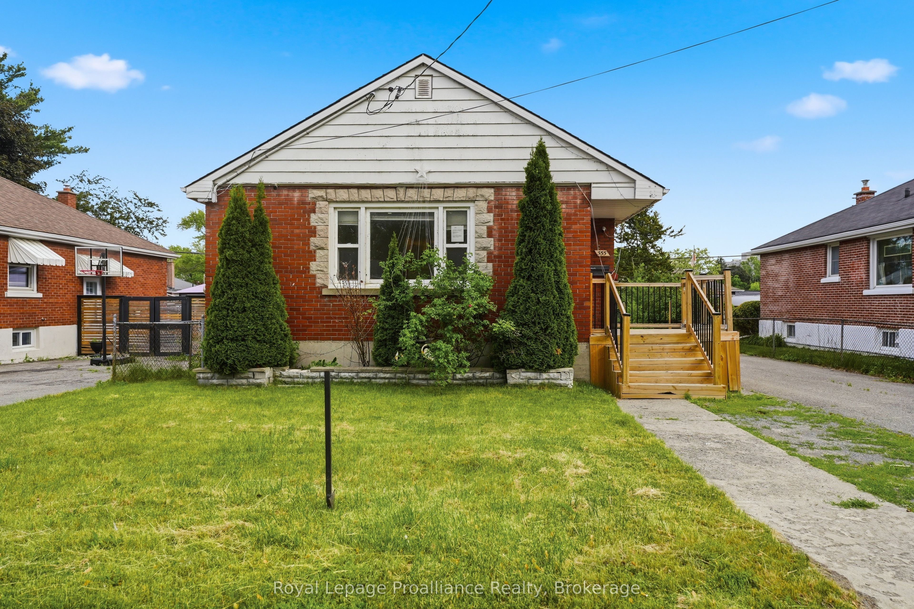 355 Bridge Street E Property Photo 1