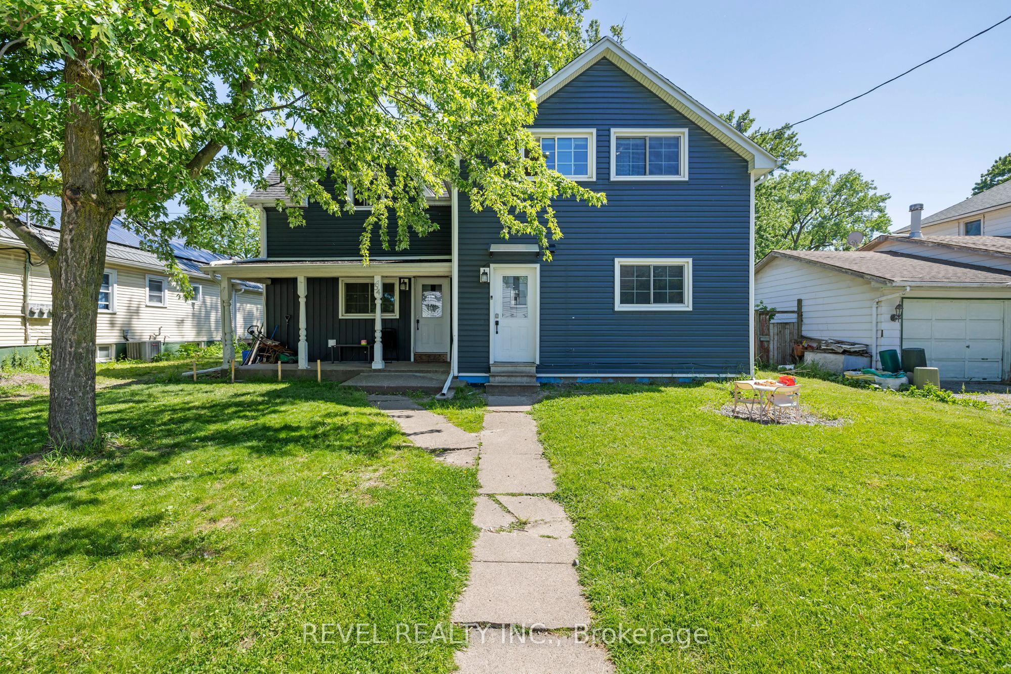 54 Chestnut Street E Property Photo 1