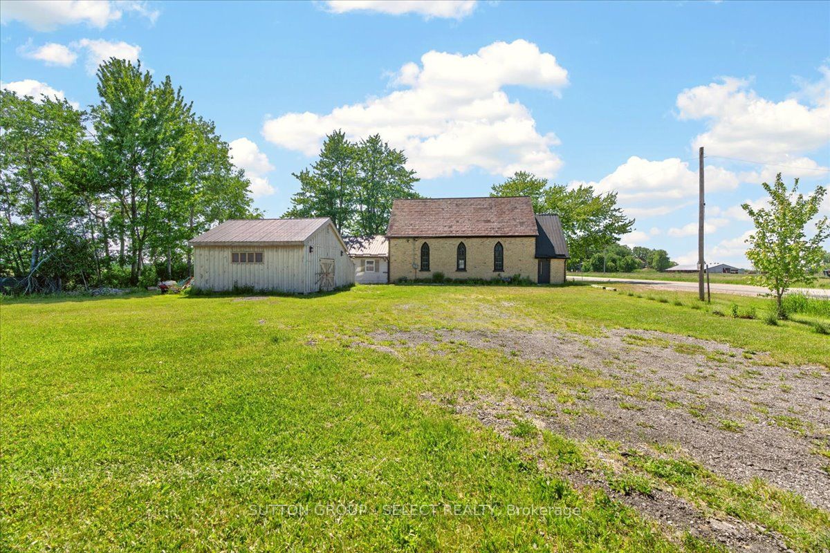8833 Confederation Line Property Photo 8