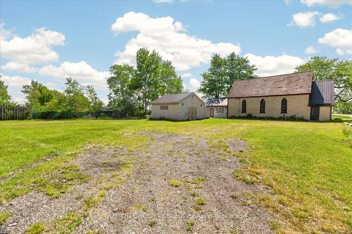 8833 Confederation Line Property Photo 24