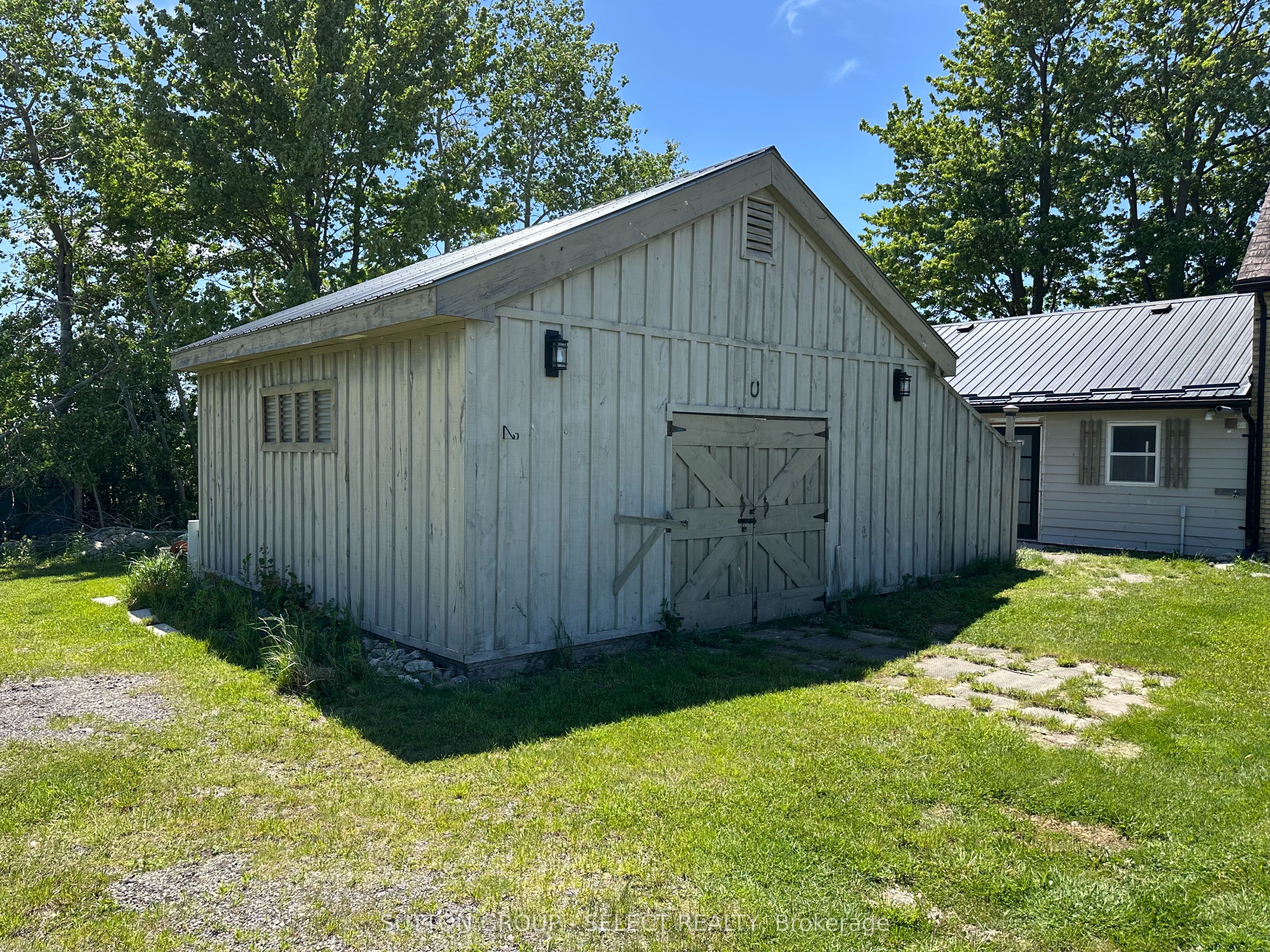 8833 Confederation Line Property Photo 28