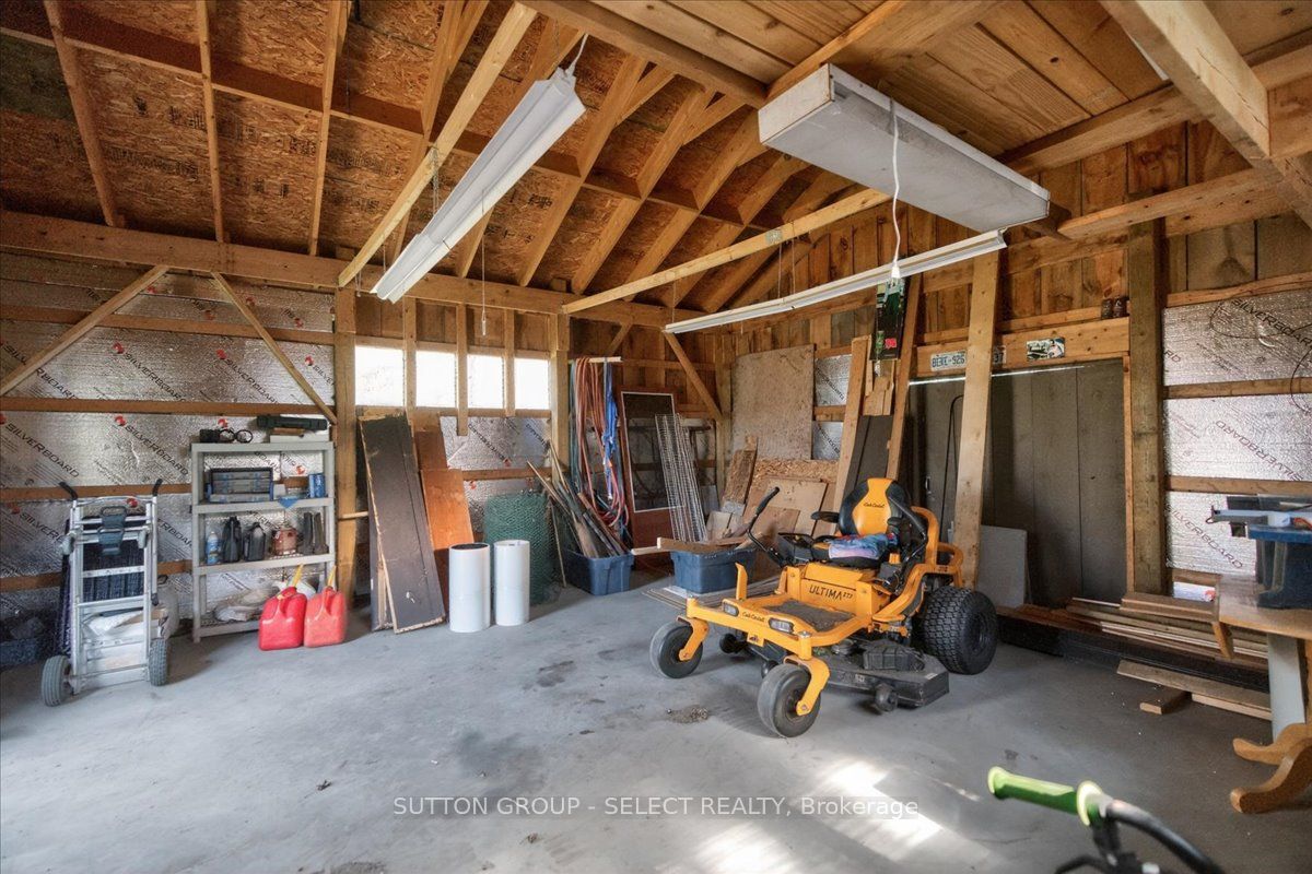 8833 Confederation Line Property Photo 29