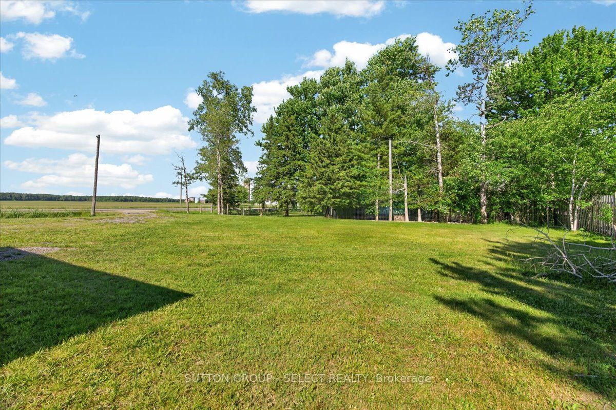 8833 Confederation Line Property Photo 33
