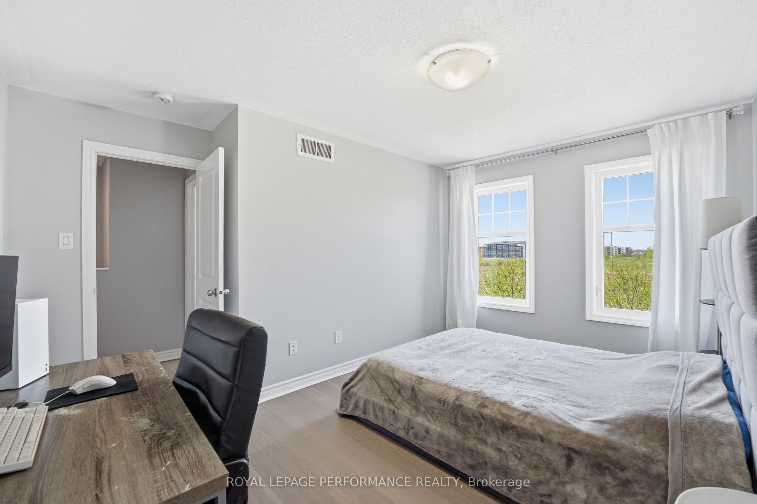 663 Trigoria Crescent Property Photo 25