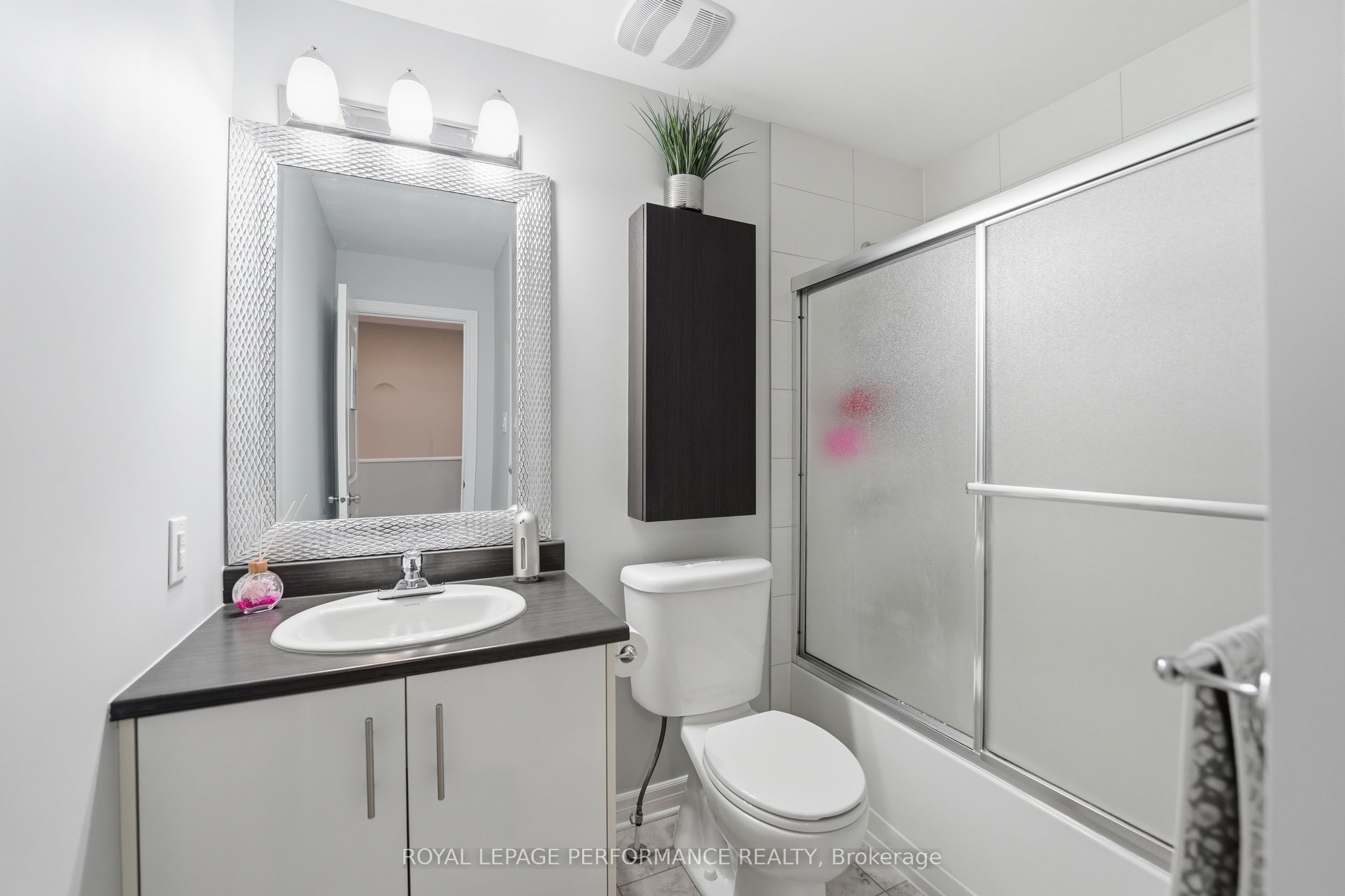 663 Trigoria Crescent Property Photo 29