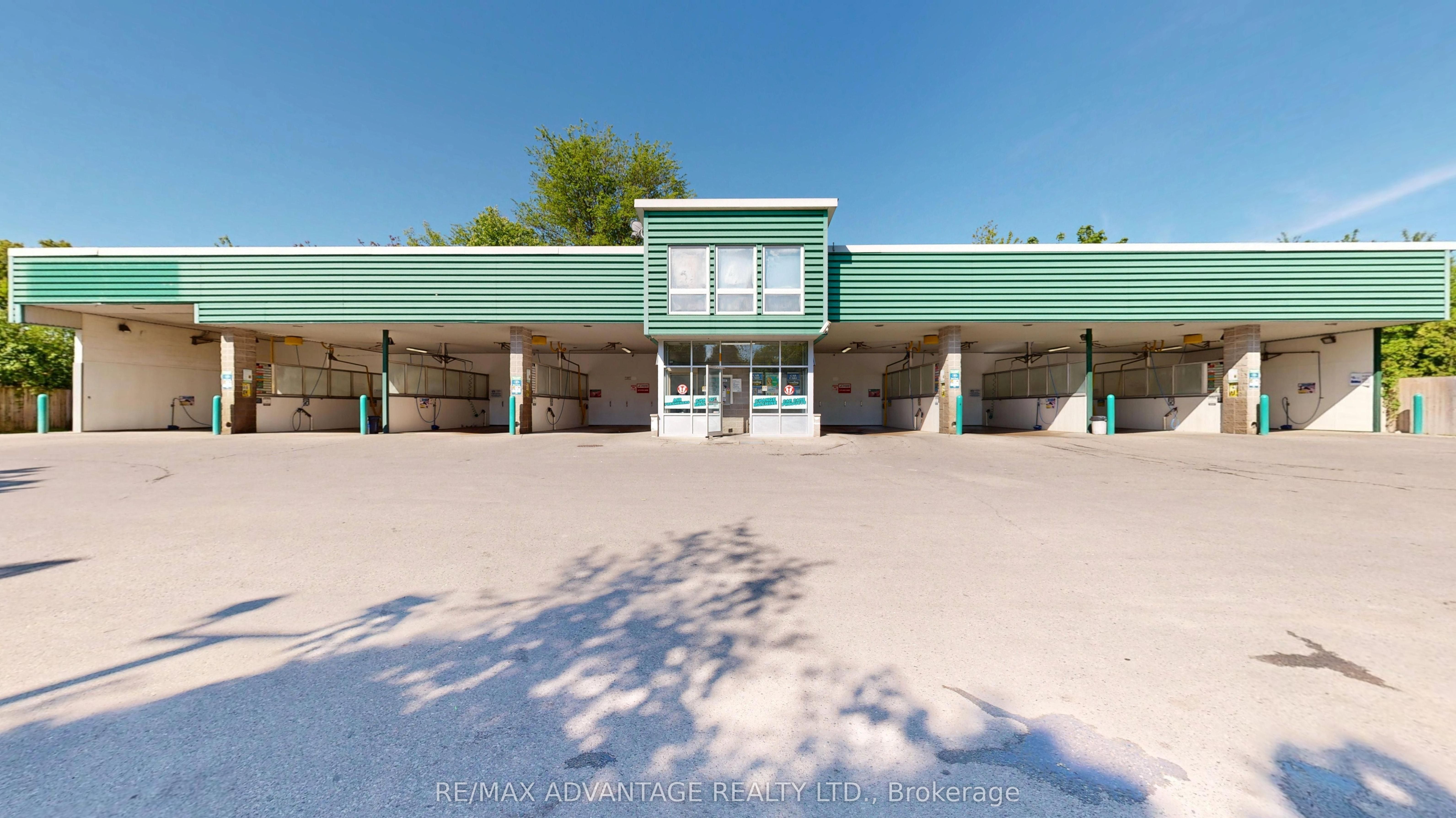 1754 Dundas Street Property Photo 1