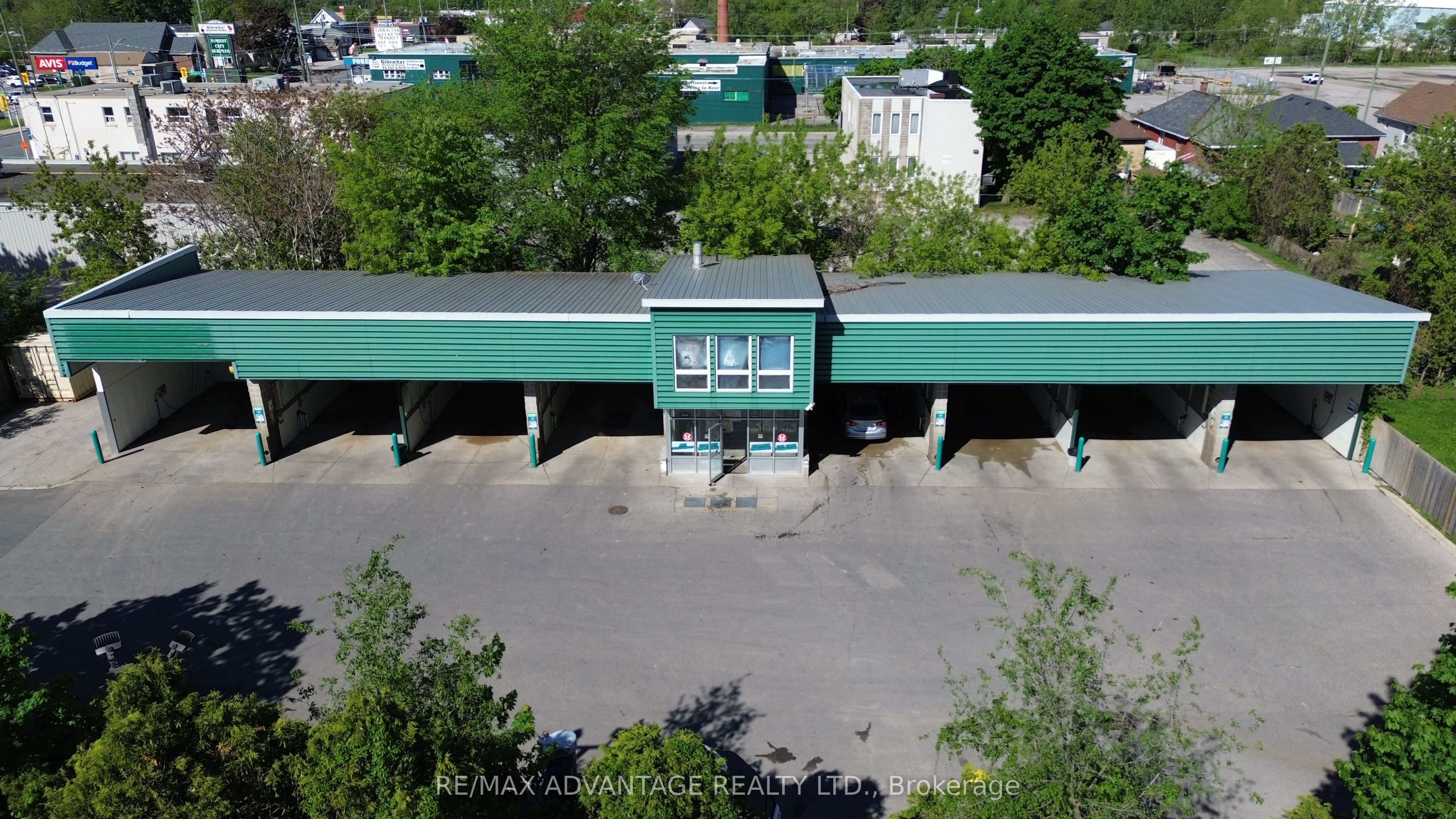 1754 Dundas Street Property Photo 5