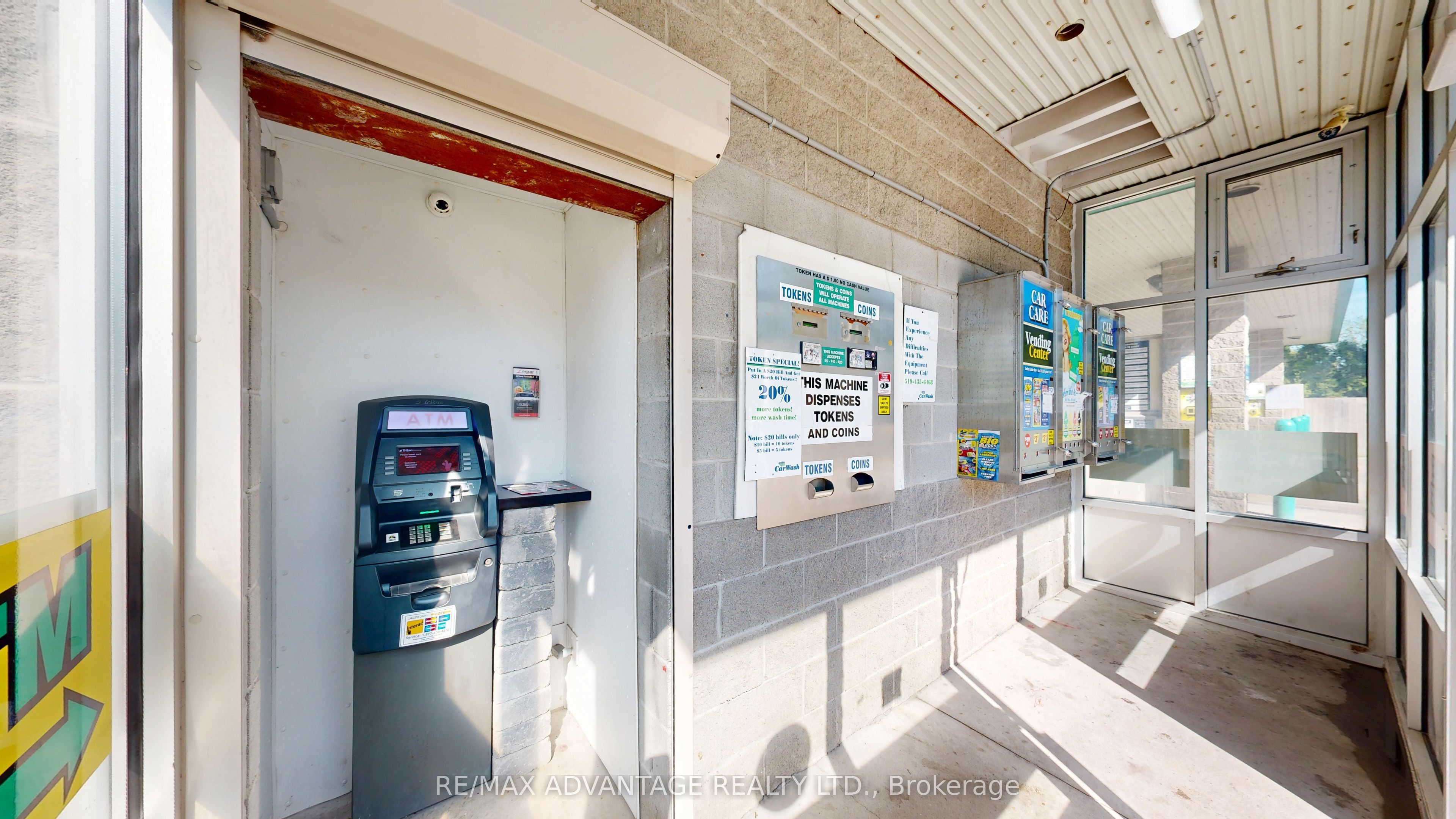 1754 Dundas Street Property Photo 8