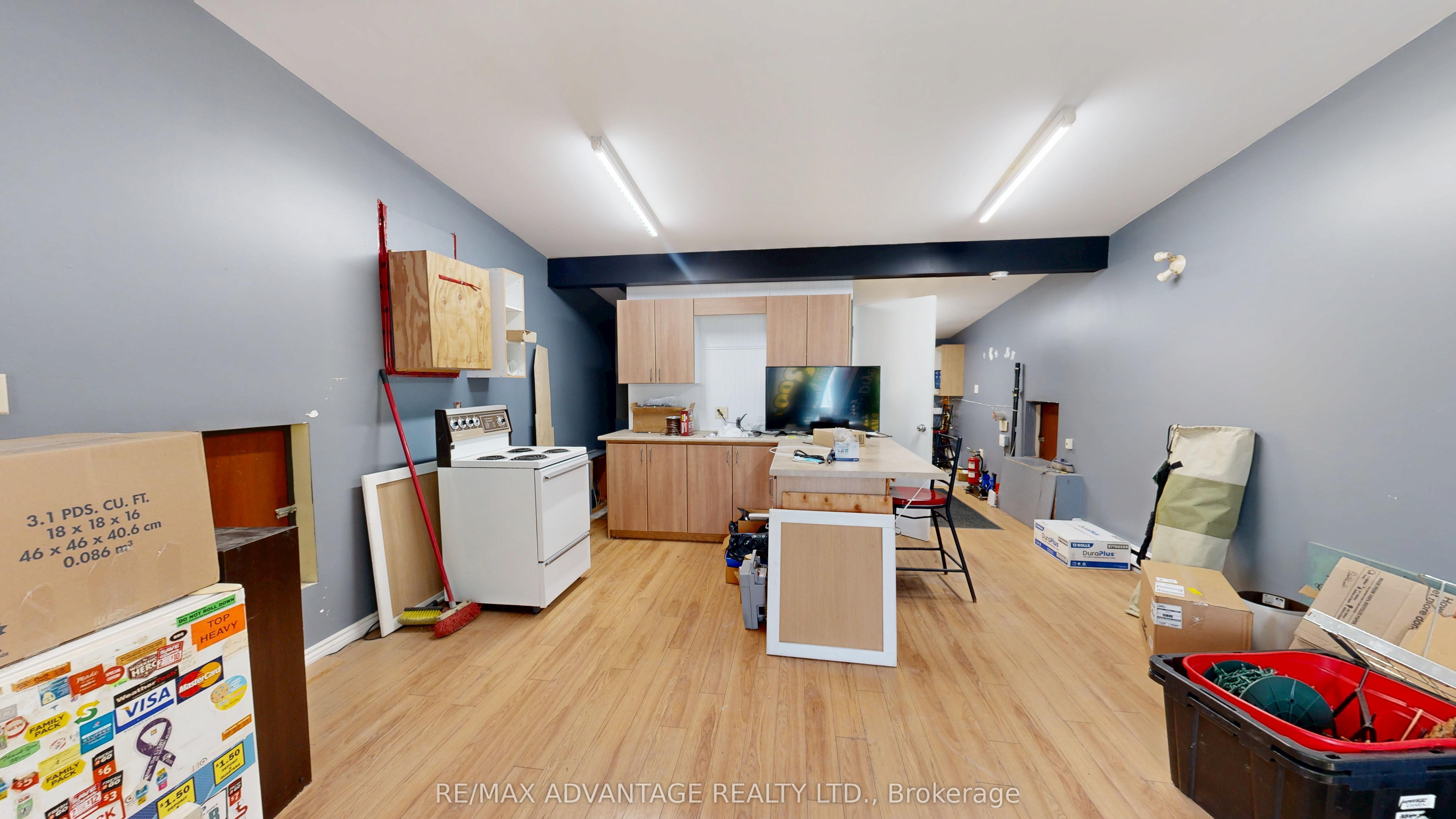 1754 Dundas Street Property Photo 10