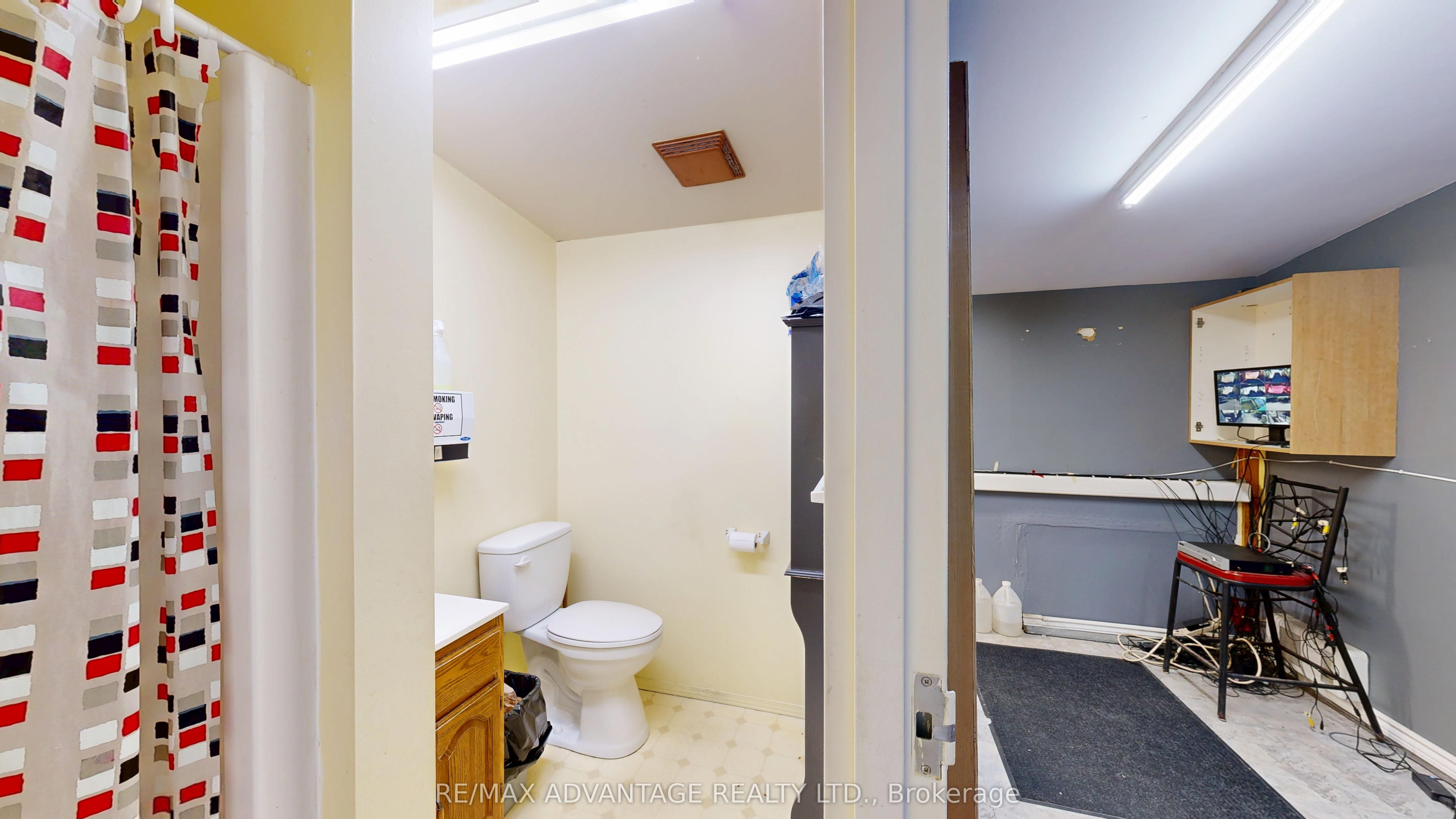 1754 Dundas Street Property Photo 11