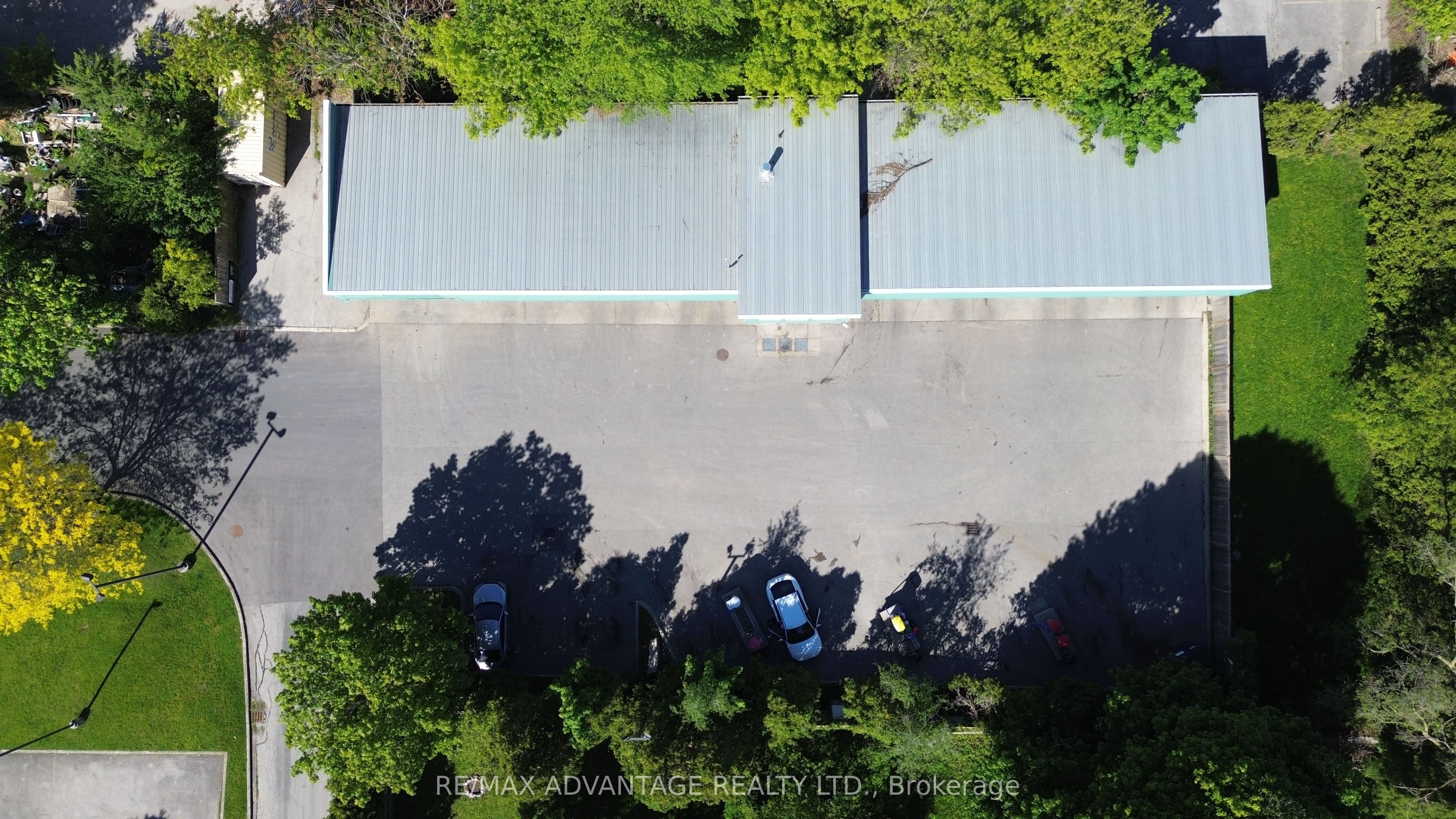 1754 Dundas Street Property Photo 16