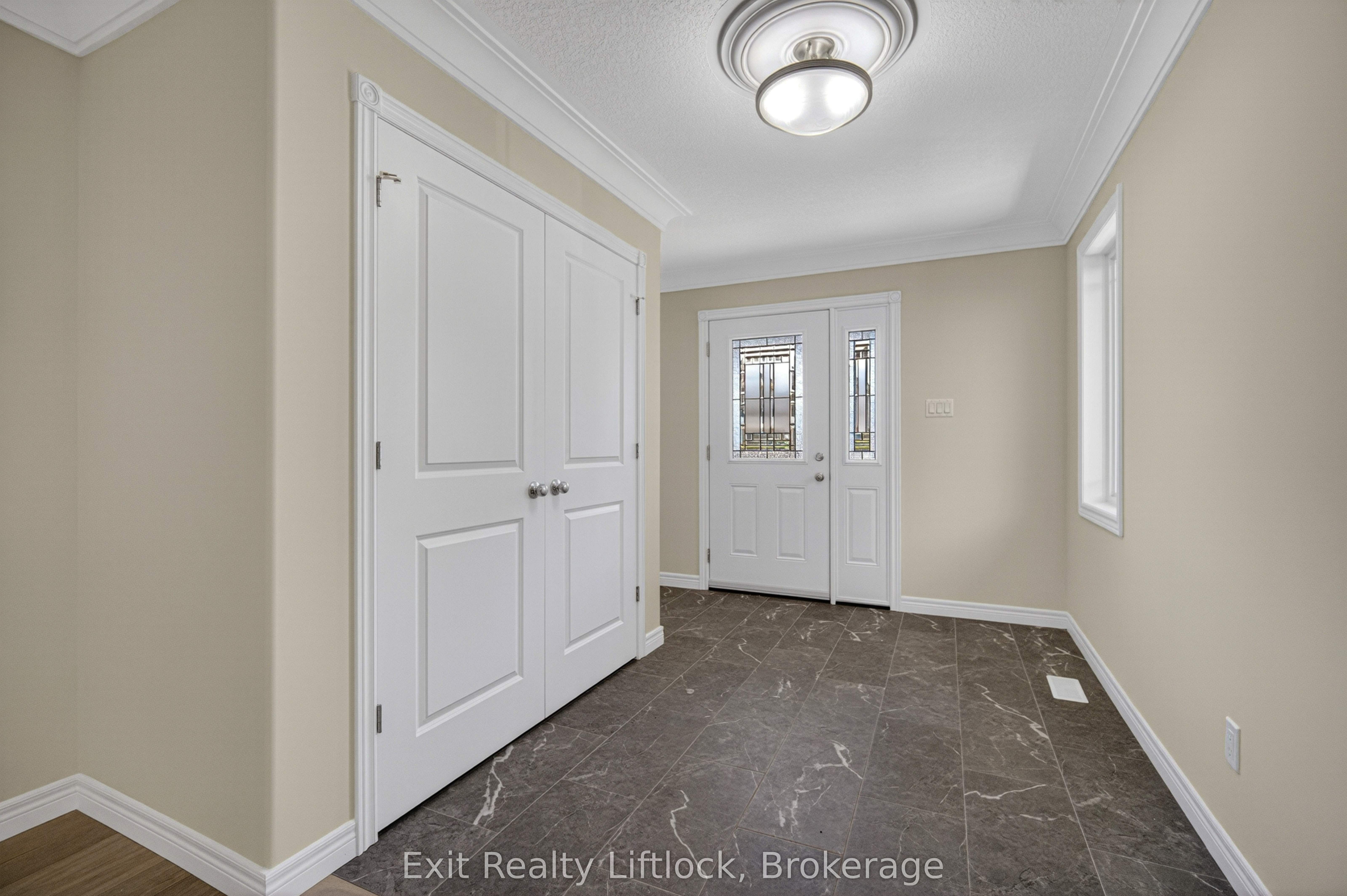 242 O'neil Street Property Photo 3