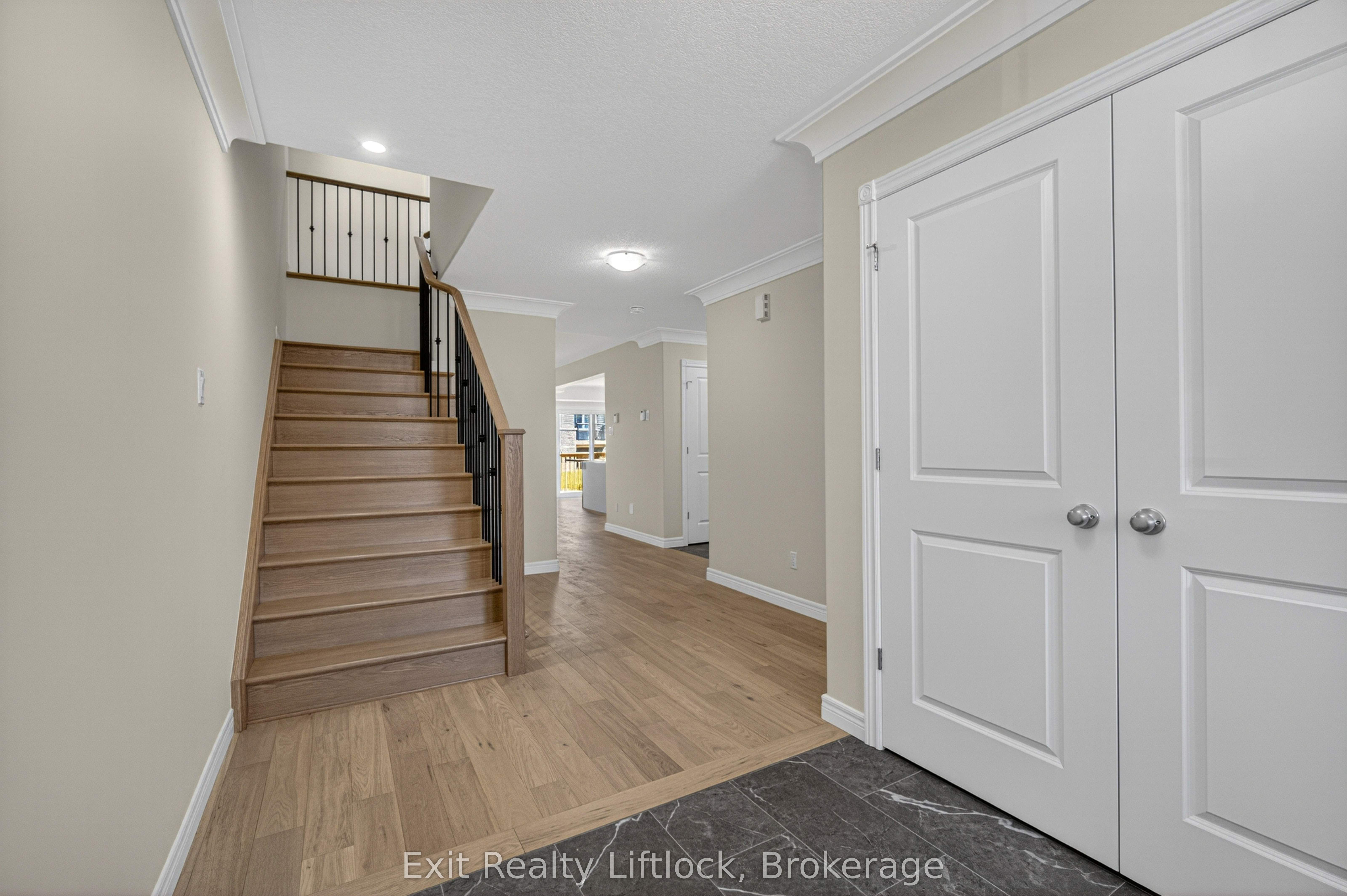 242 O'neil Street Property Photo 4