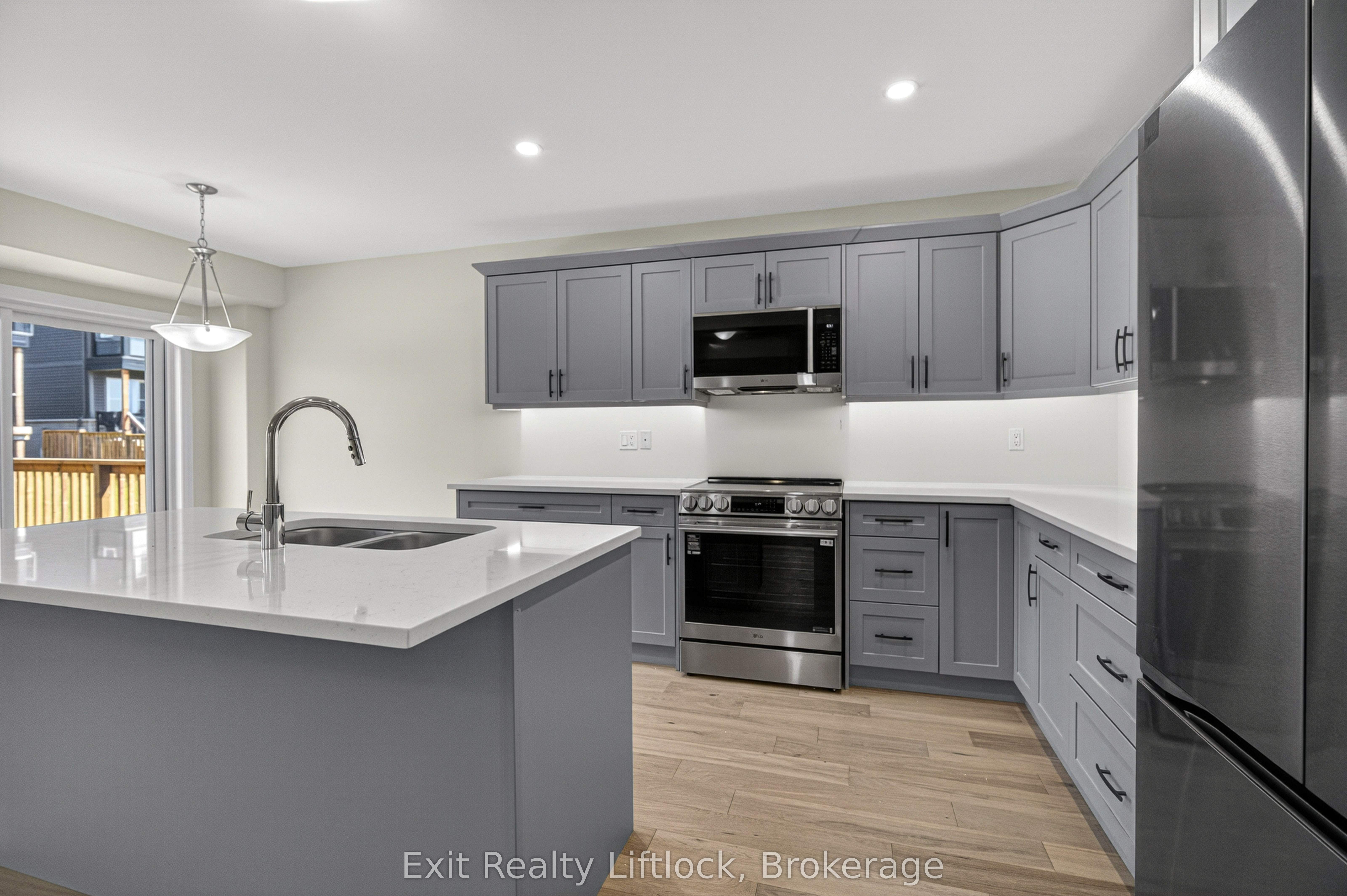 242 O'neil Street Property Photo 12