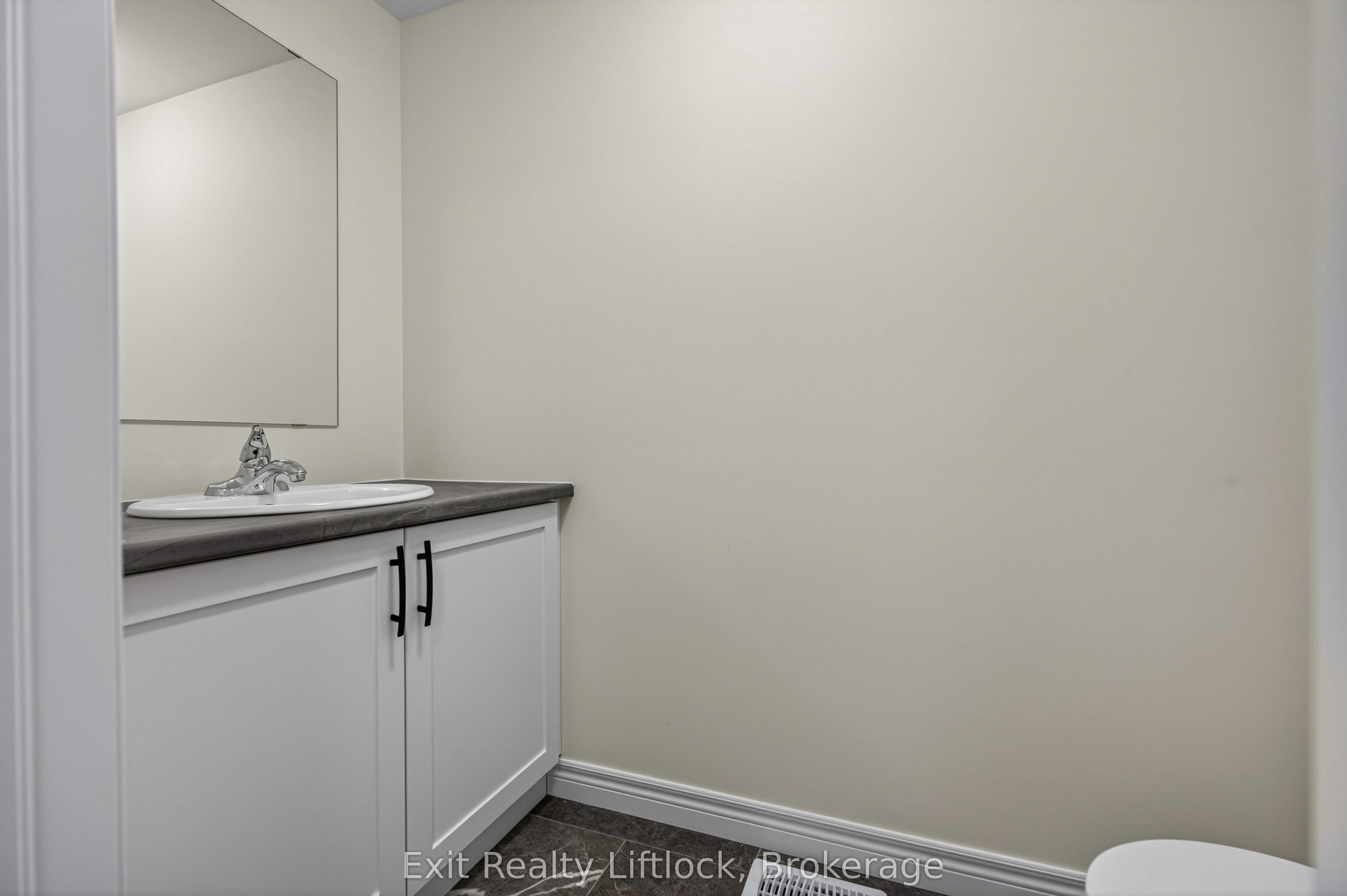 242 O'neil Street Property Photo 17