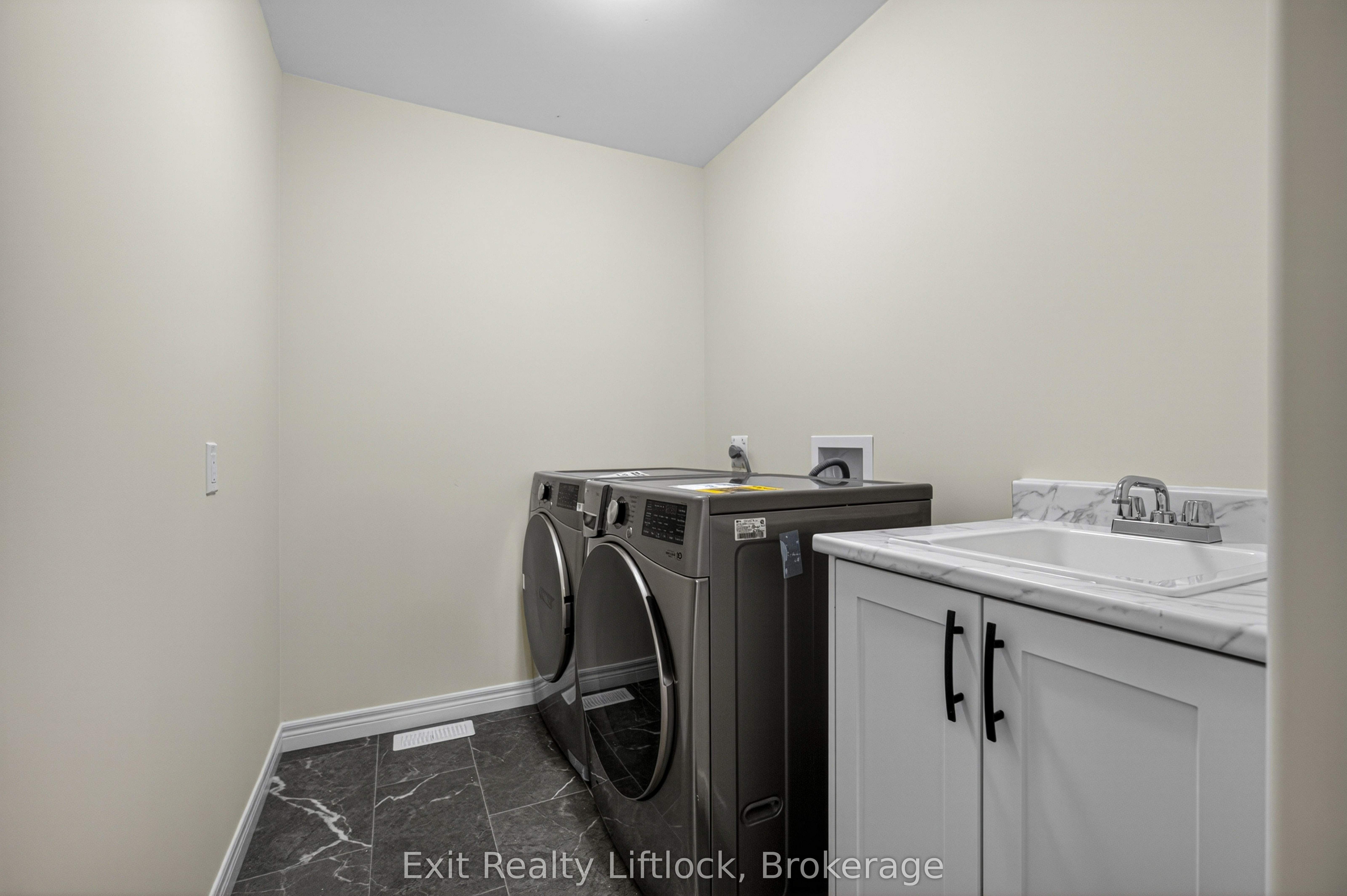 242 O'neil Street Property Photo 31