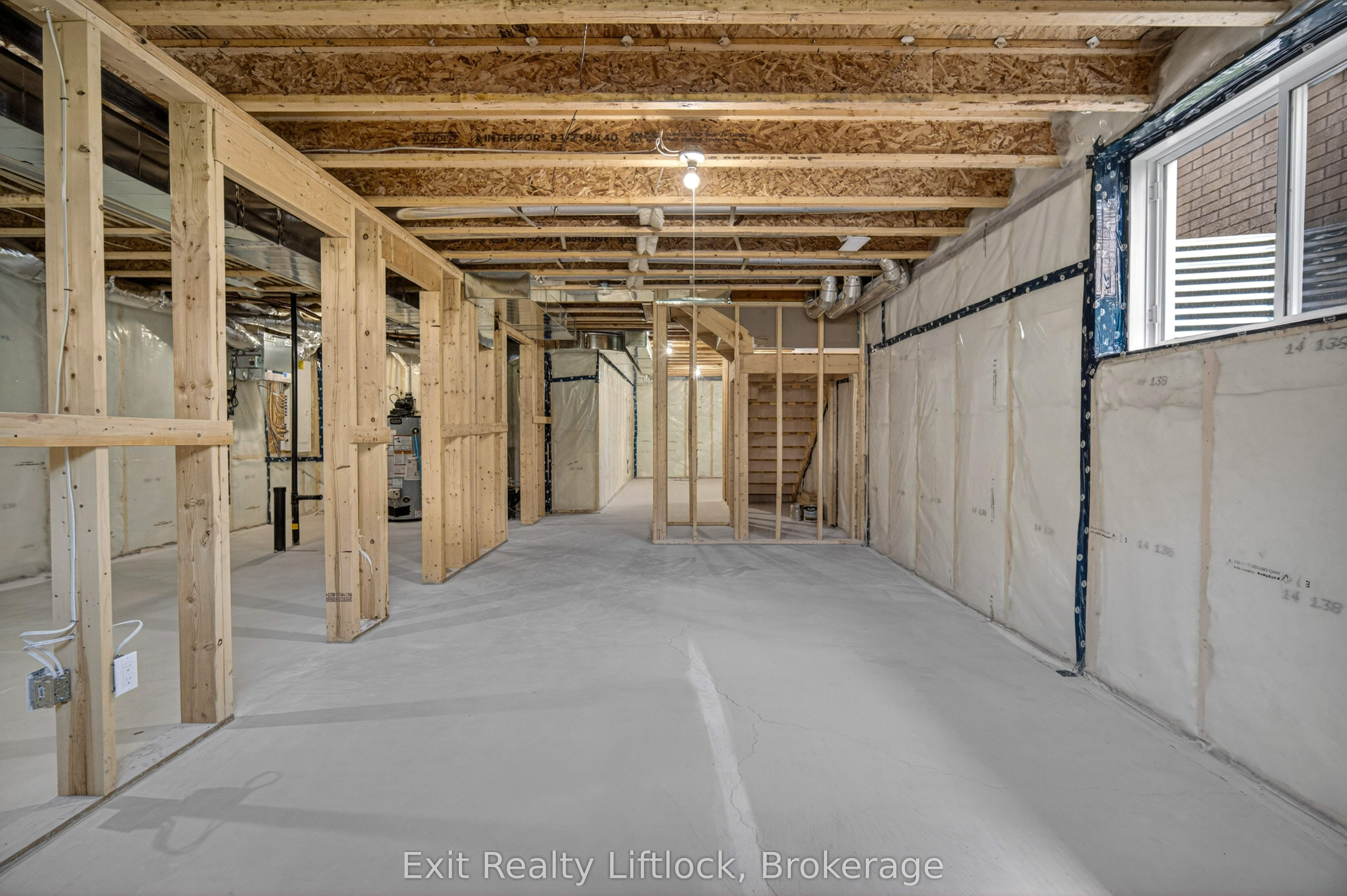 242 O'neil Street Property Photo 34