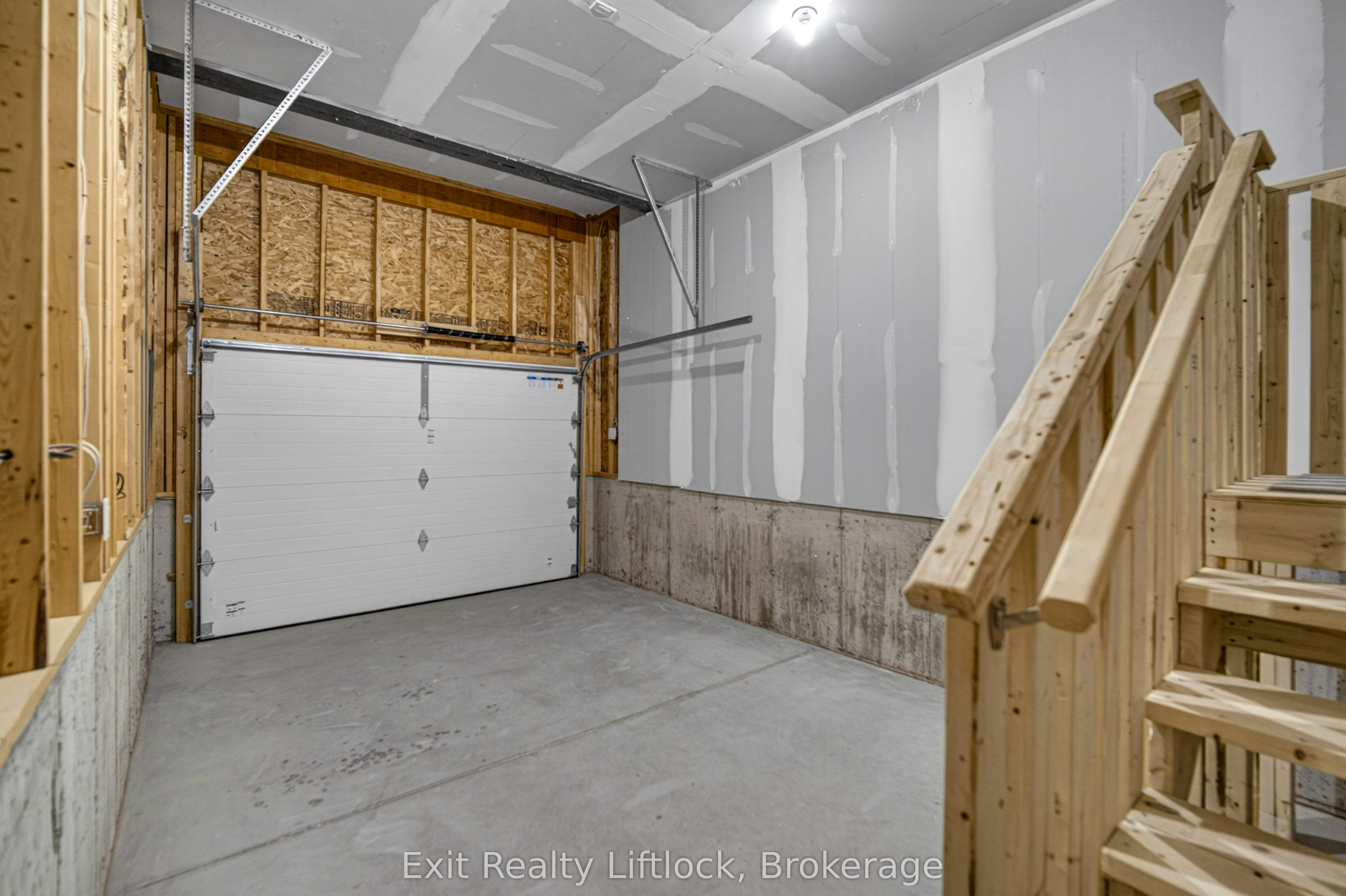 242 O'neil Street Property Photo 37