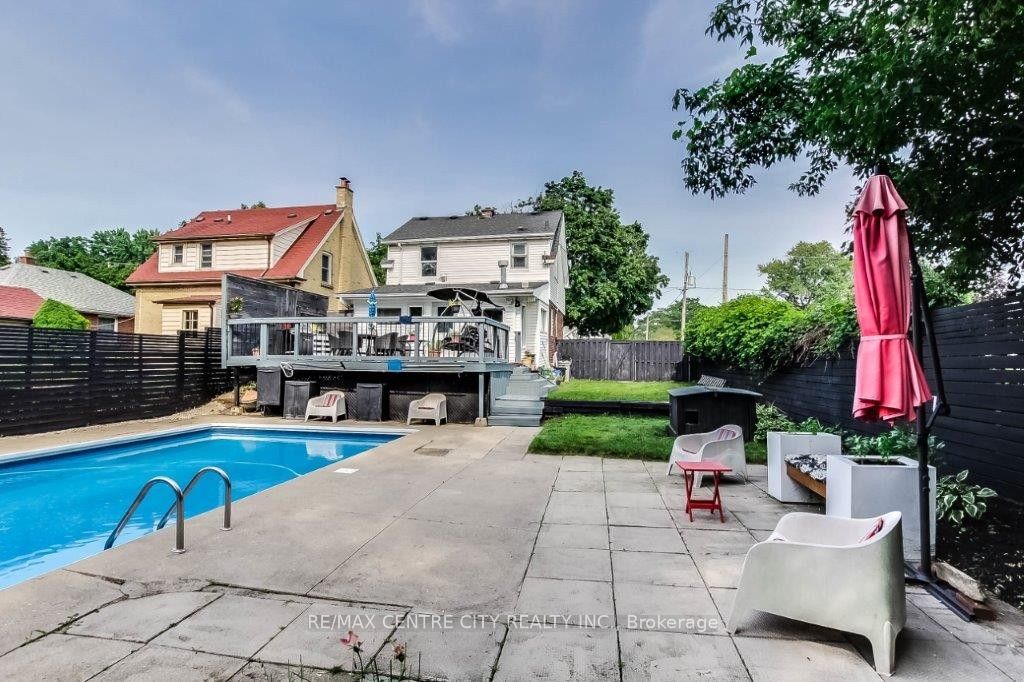 465 Ashland Avenue Property Photo 10
