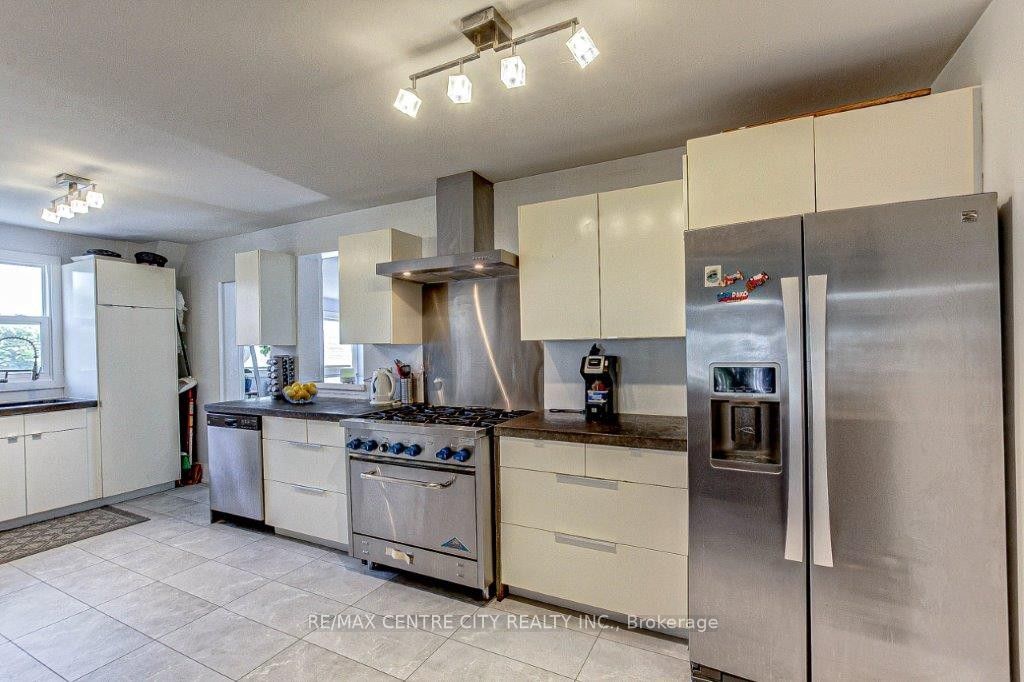 465 Ashland Avenue Property Photo 29