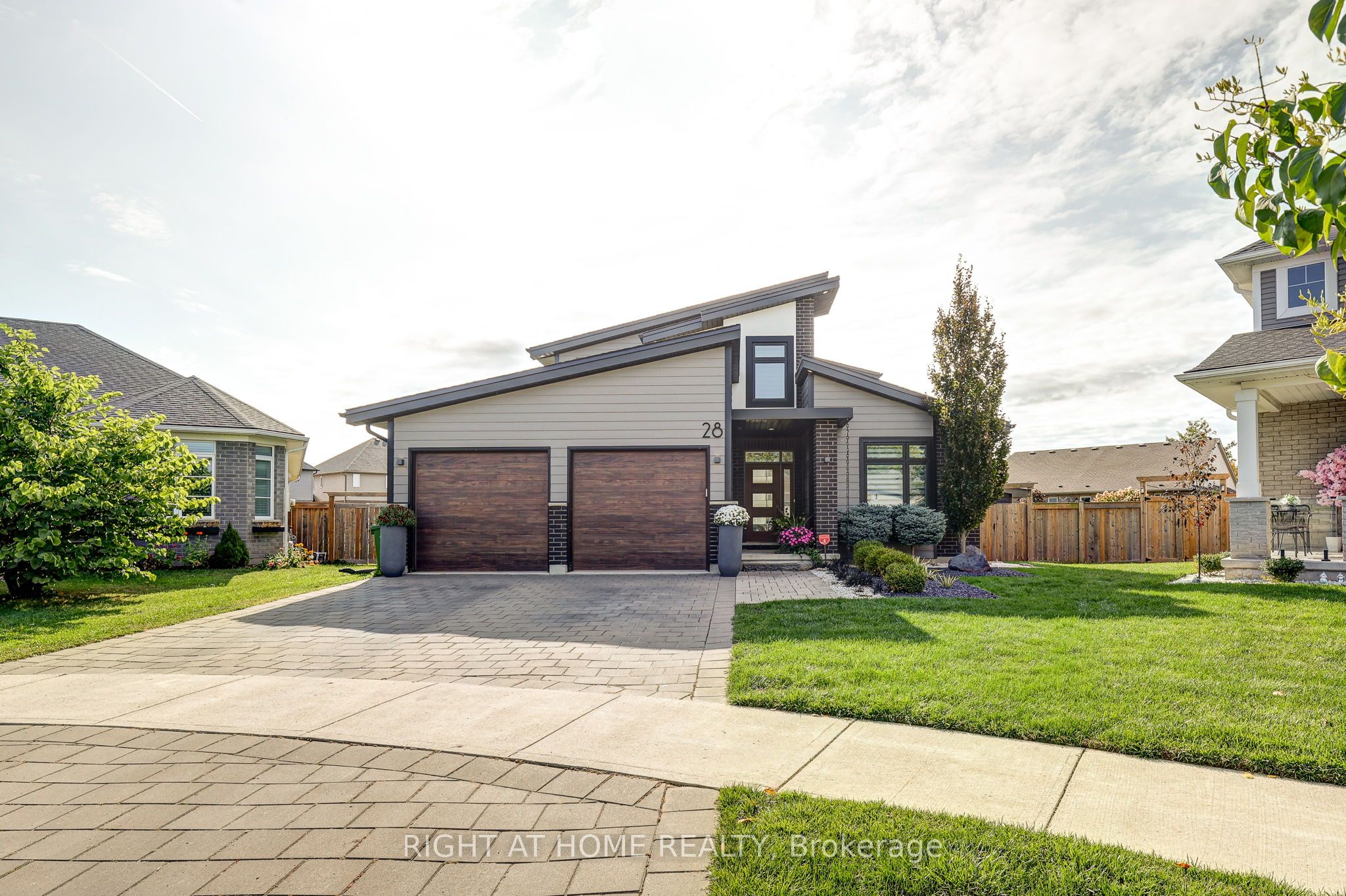 28 Martingale Terrace Property Photo 2