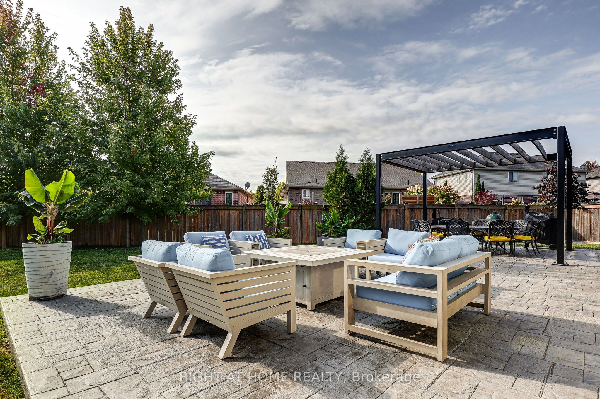 28 Martingale Terrace Property Photo 5