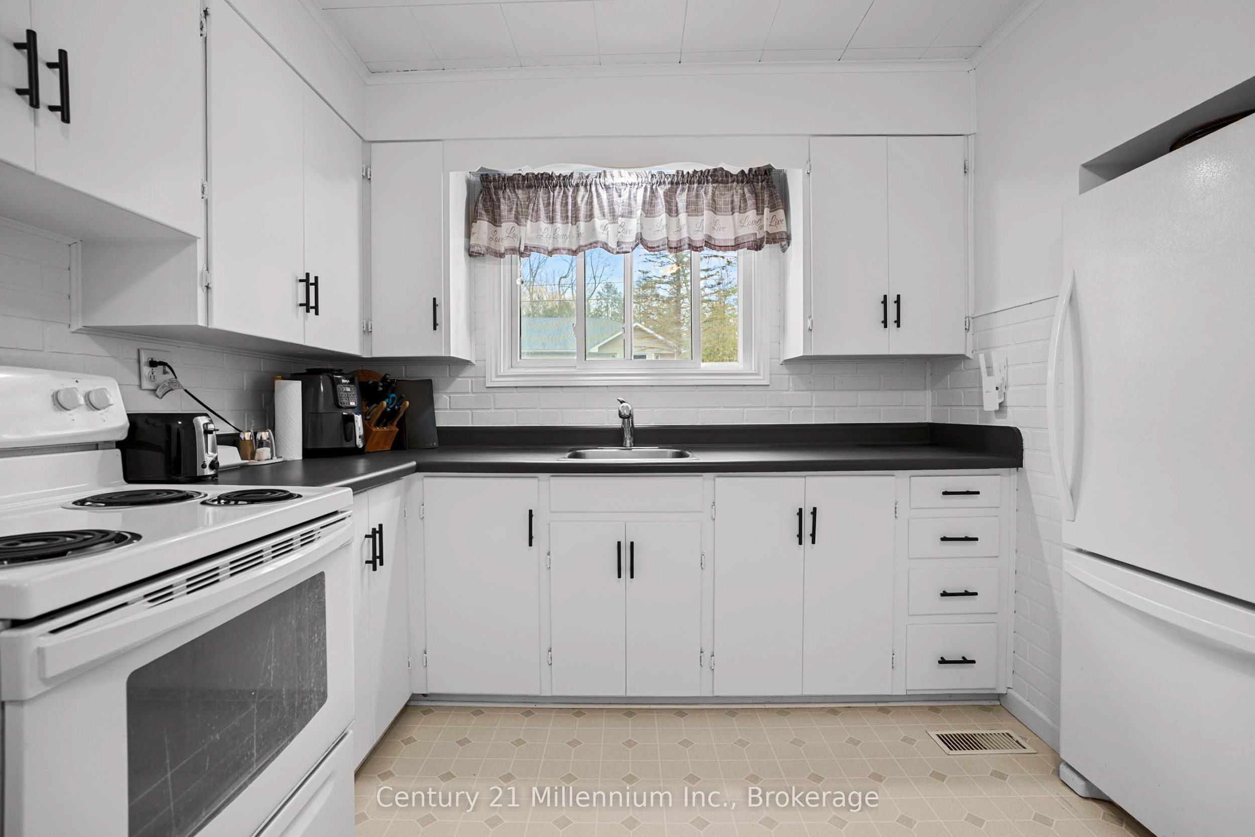 1420 7th Avenue W Property Photo 19