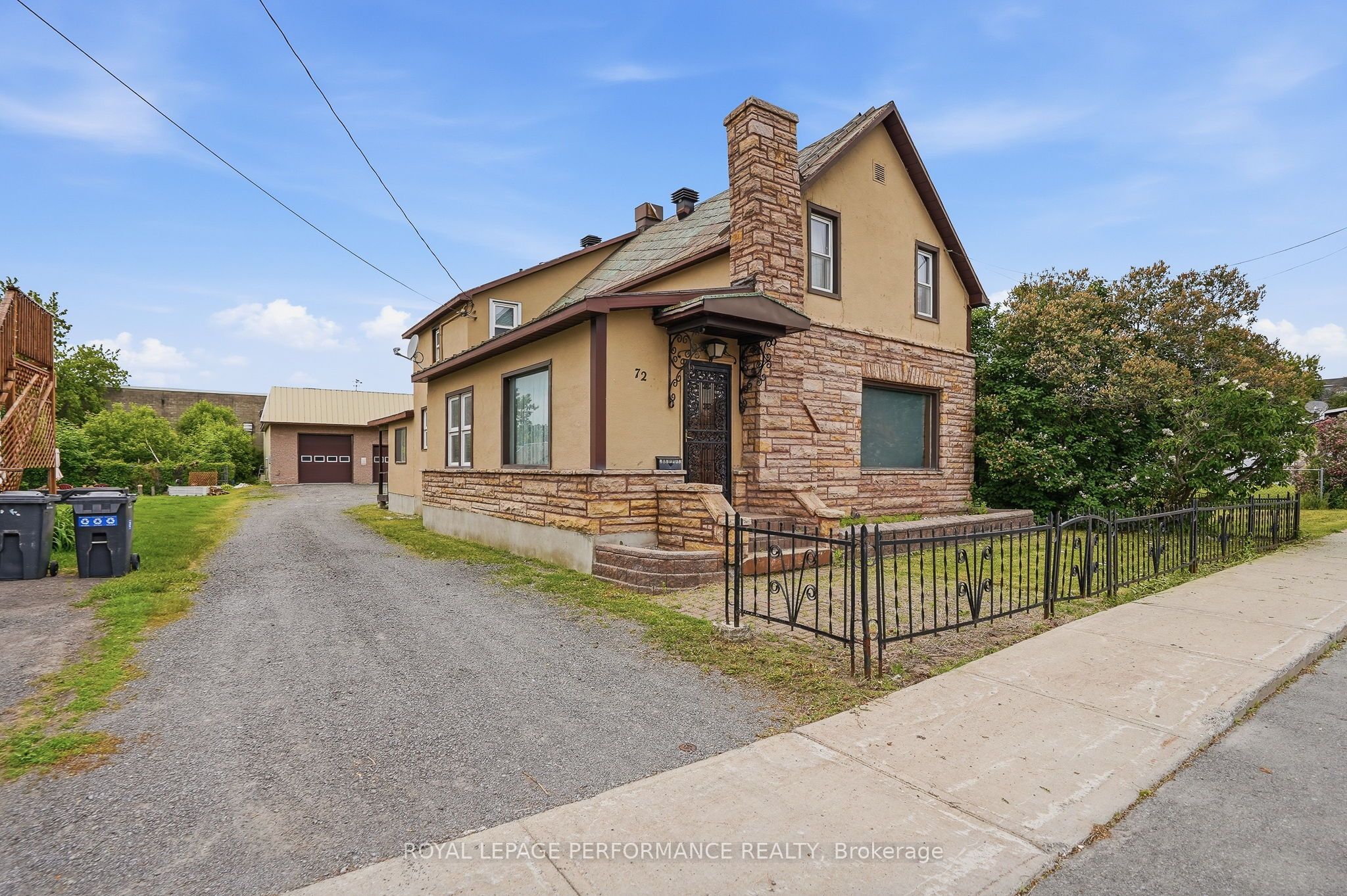 72 Longueuil Street Property Photo 1