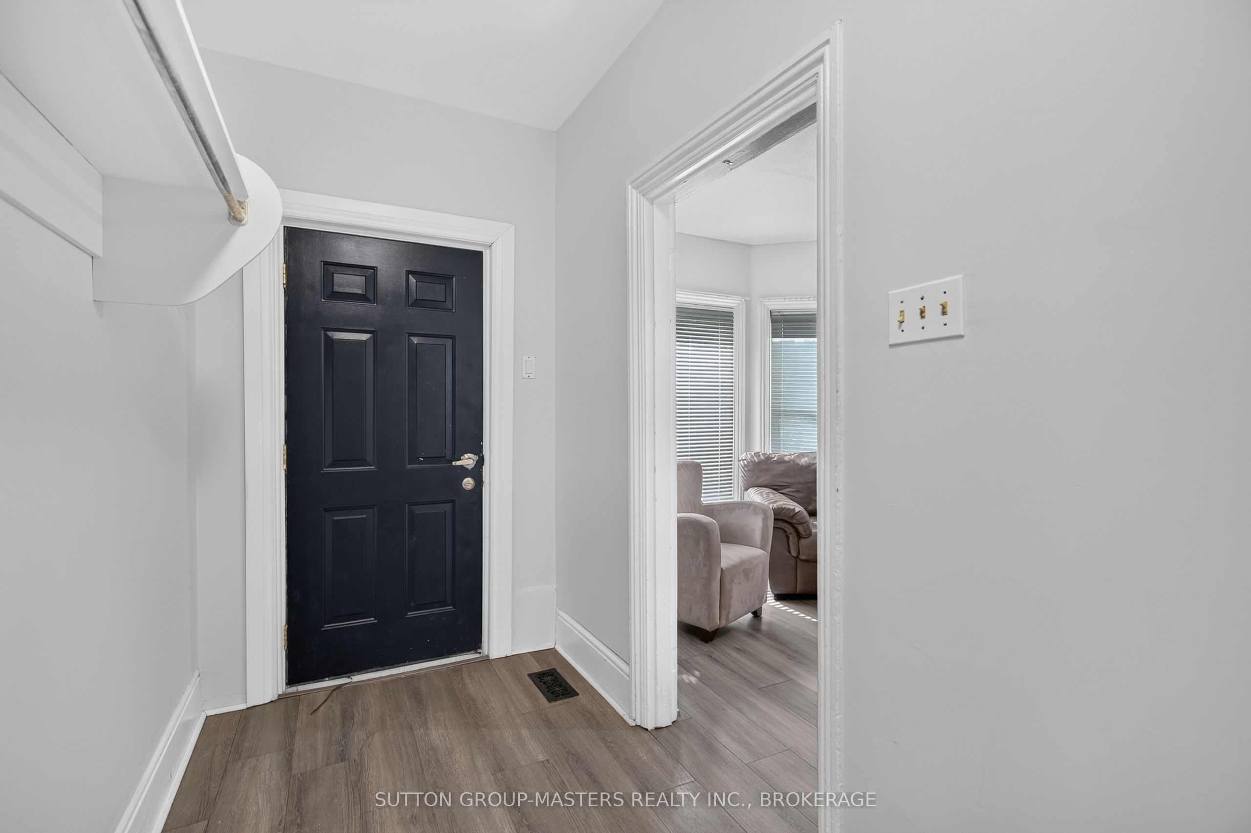 378 Barrie Street Property Photo 5