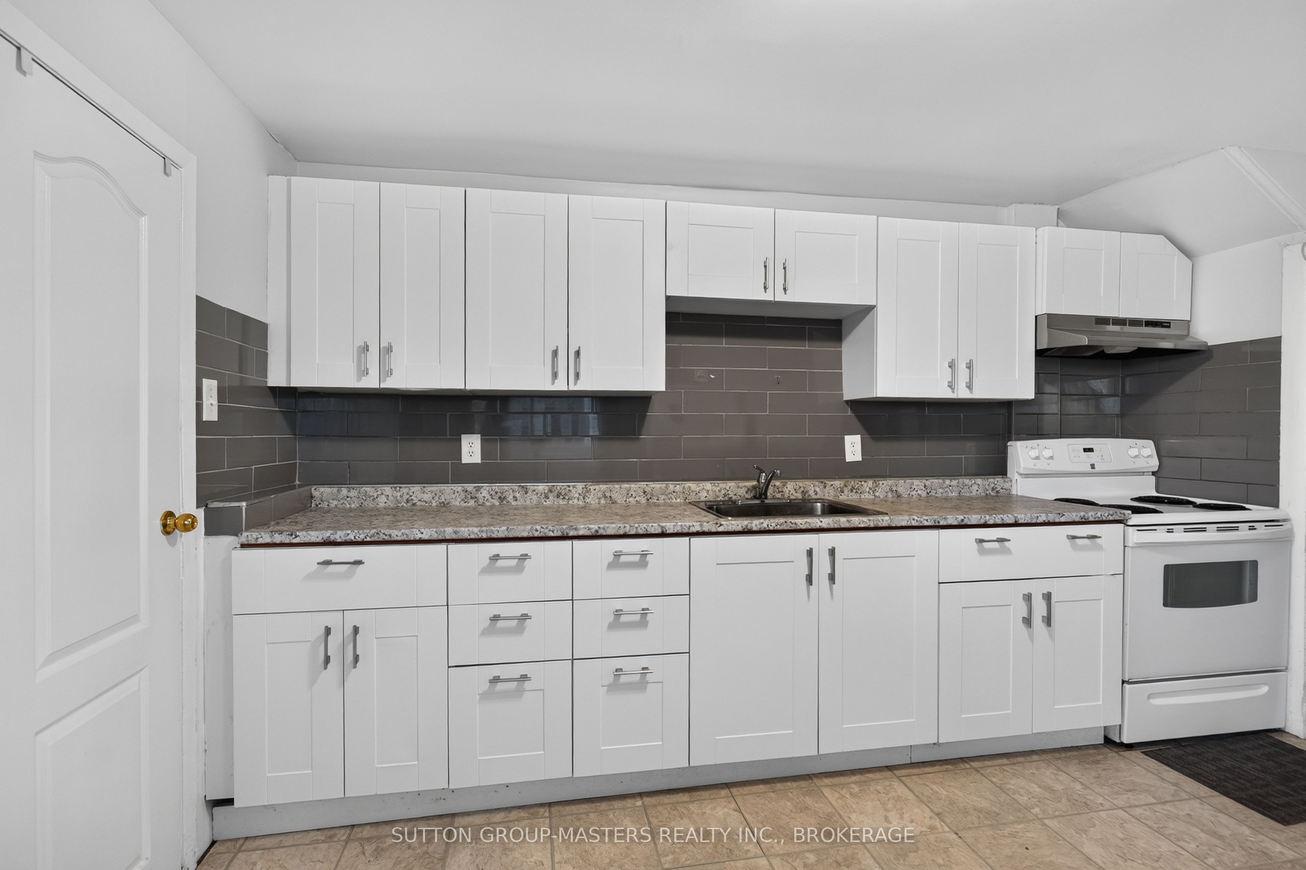 378 Barrie Street Property Photo 12