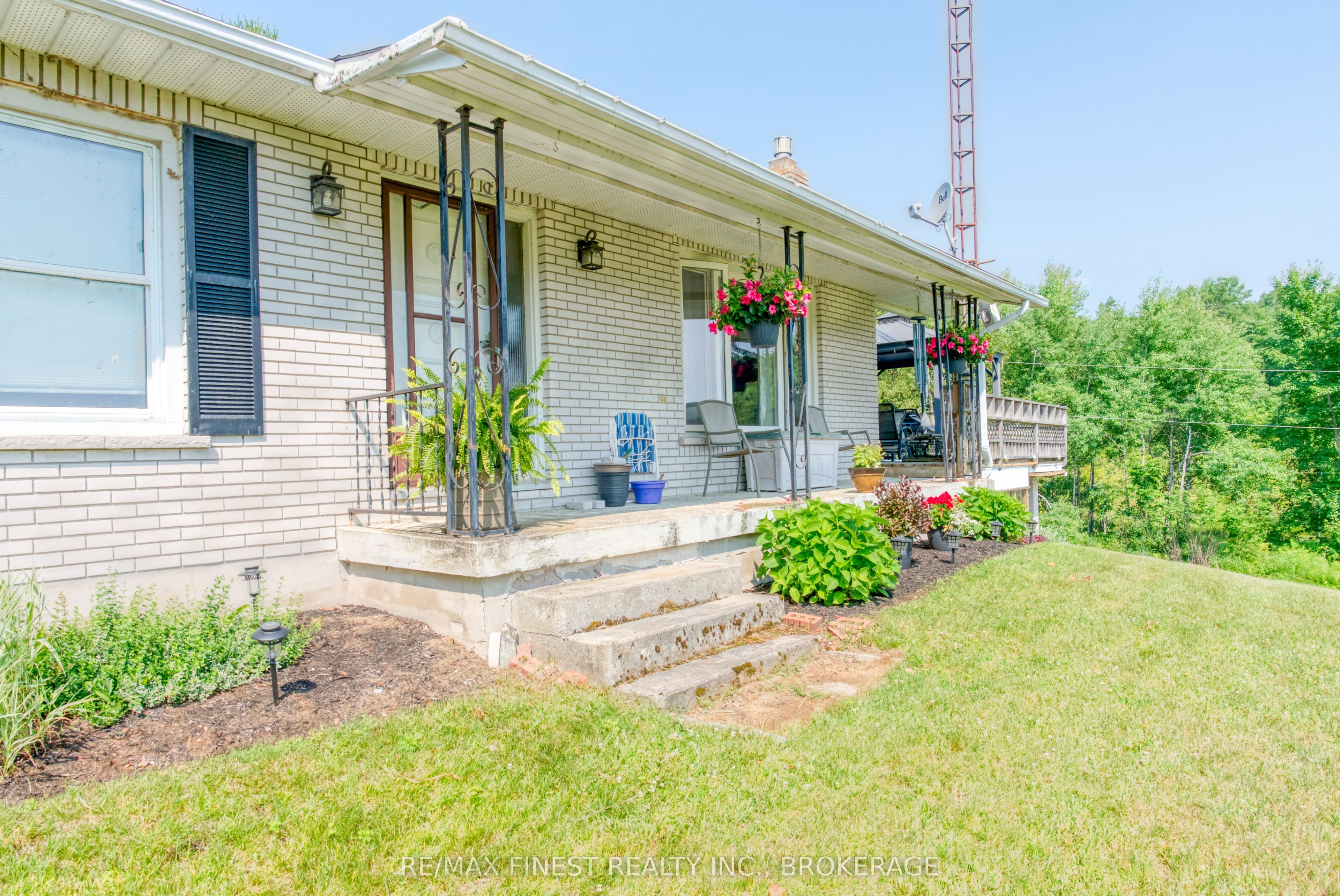 1286 Brock Road Property Photo 6